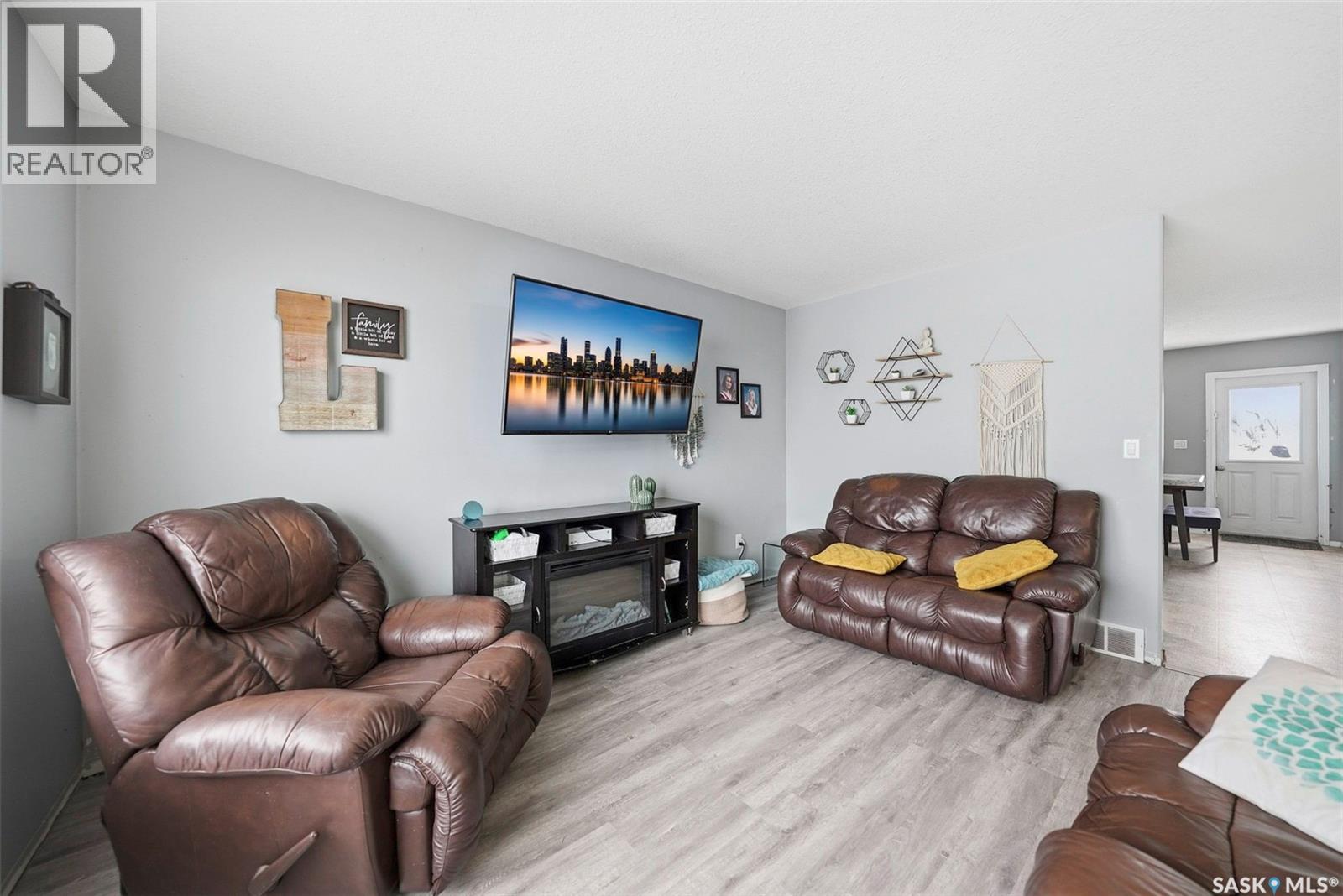 417 Martens Street, Warman, Saskatchewan  S0K 4S3 - Photo 5 - SK026234