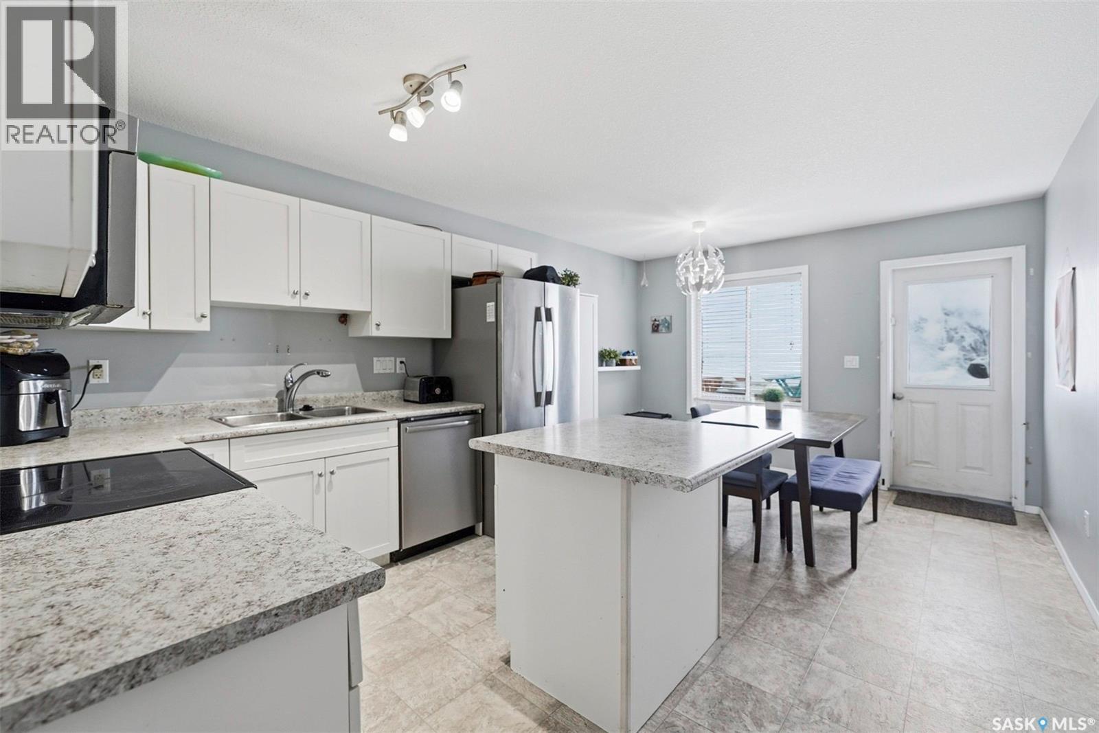 417 Martens Street, Warman, Saskatchewan  S0K 4S3 - Photo 6 - SK026234