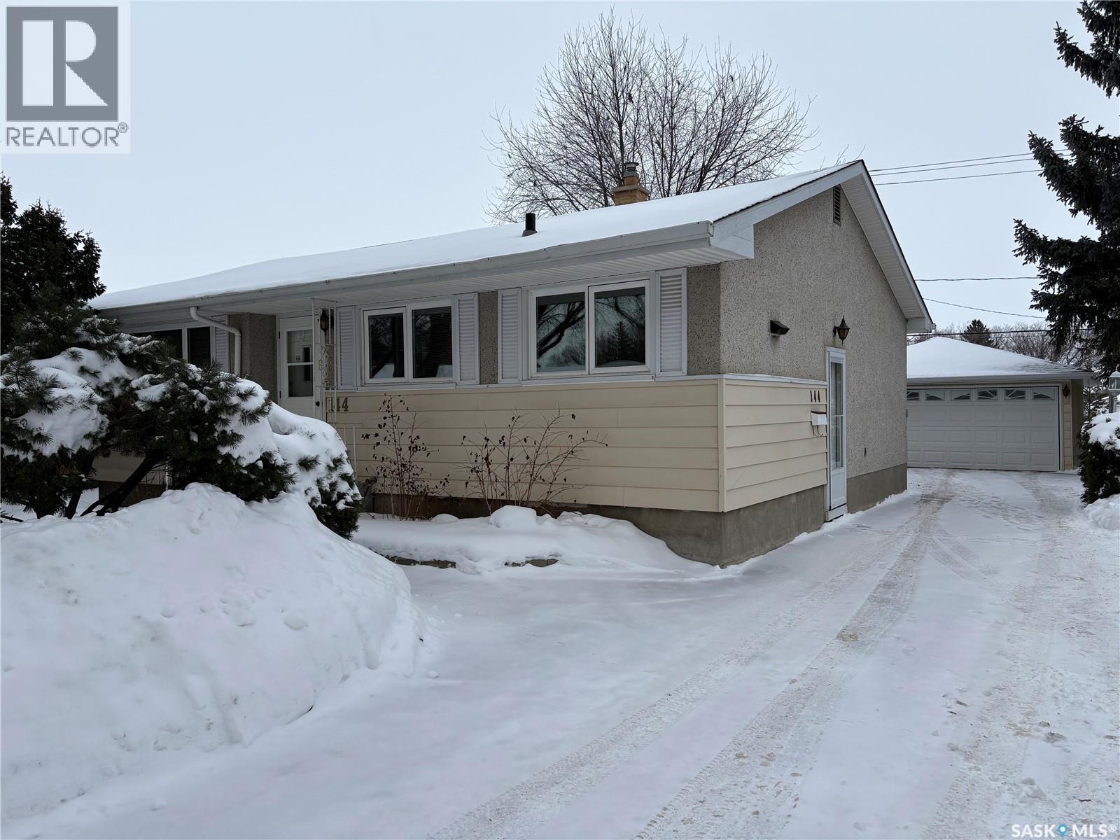 144 Woodward AVENUE, regina, Saskatchewan