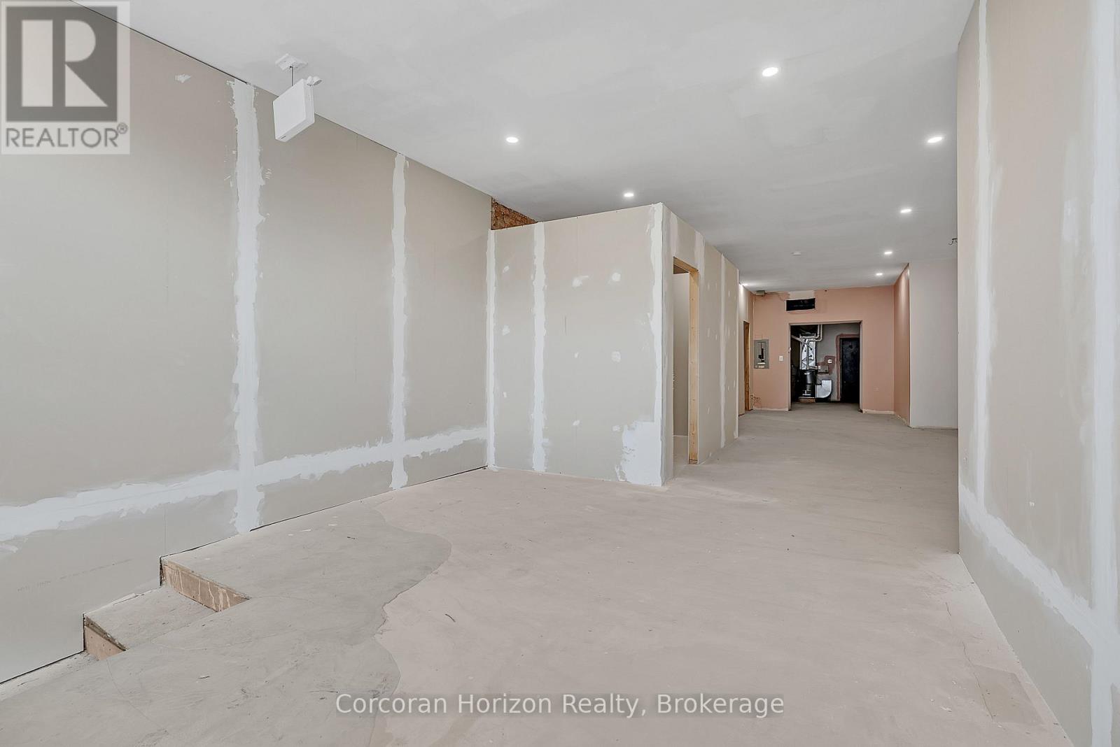 475 King Street E, Hamilton, Ontario  L8M 1C8 - Photo 5 - X12665198