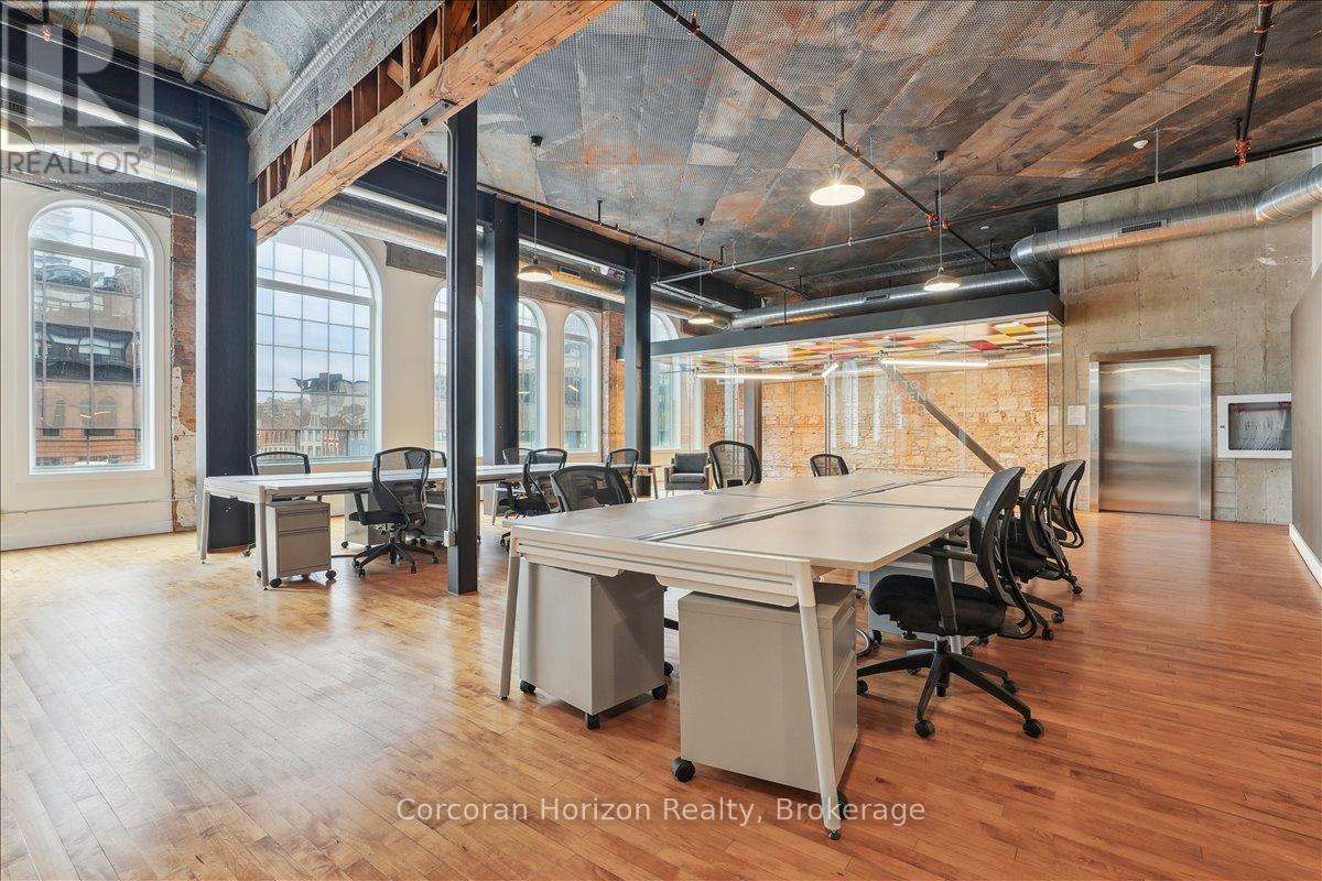 302 - 12 James Street N, Hamilton, Ontario  L8R 2J9 - Photo 14 - X12665338