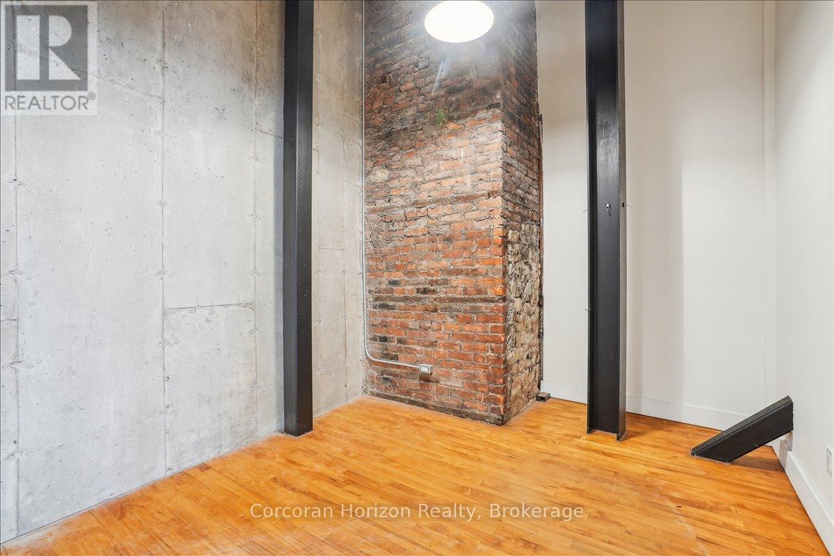 302 - 12 James Street N, Hamilton, Ontario  L8R 2J9 - Photo 29 - X12665338