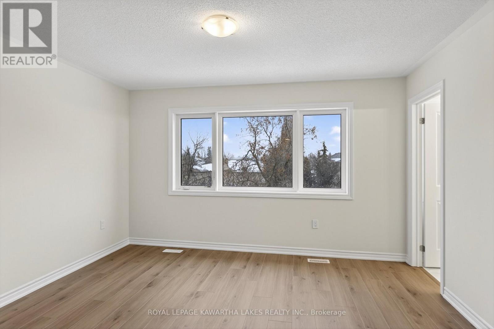 71 Watts Mew, Kawartha Lakes, Ontario  K9V 0T3 - Photo 24 - X12665320