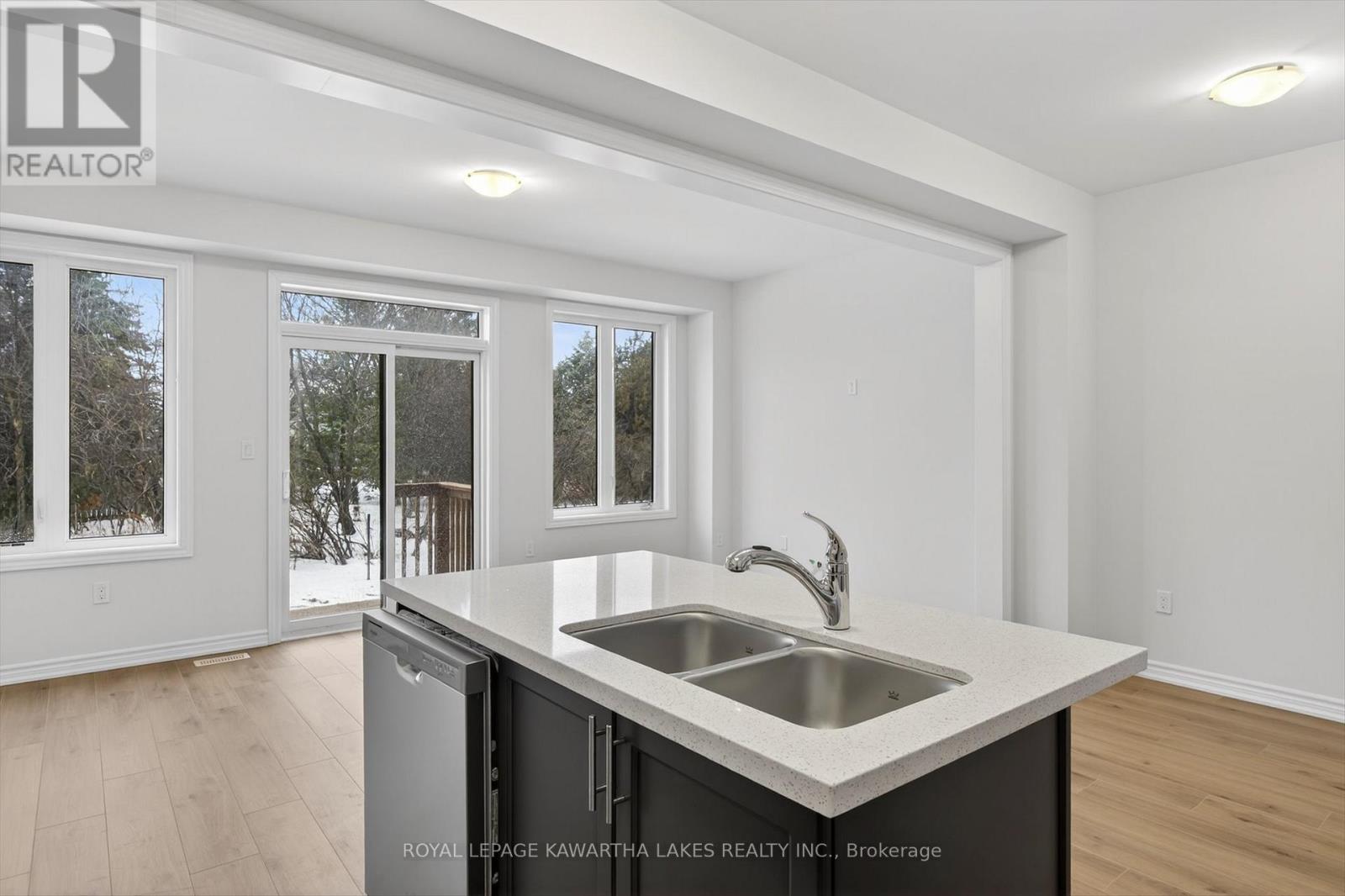 77 Watts Mew, Kawartha Lakes, Ontario  K9V 0T3 - Photo 10 - X12665344