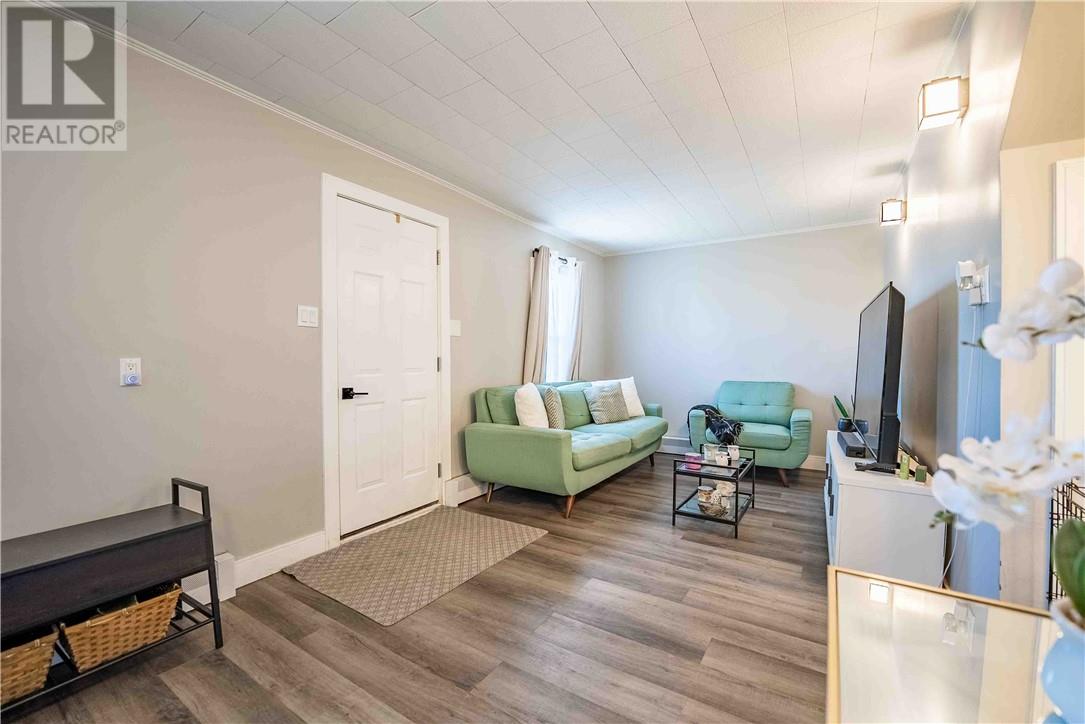 901 Miller, Sudbury, Ontario  P3A 2W9 - Photo 3 - 2126003