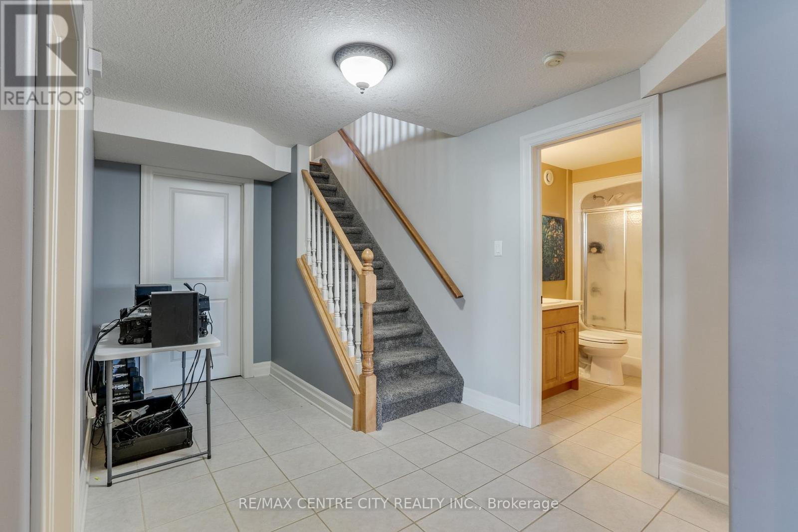 16 - 947 Adirondack Road, London South, Ontario  N6K 4Y7 - Photo 30 - X12665204