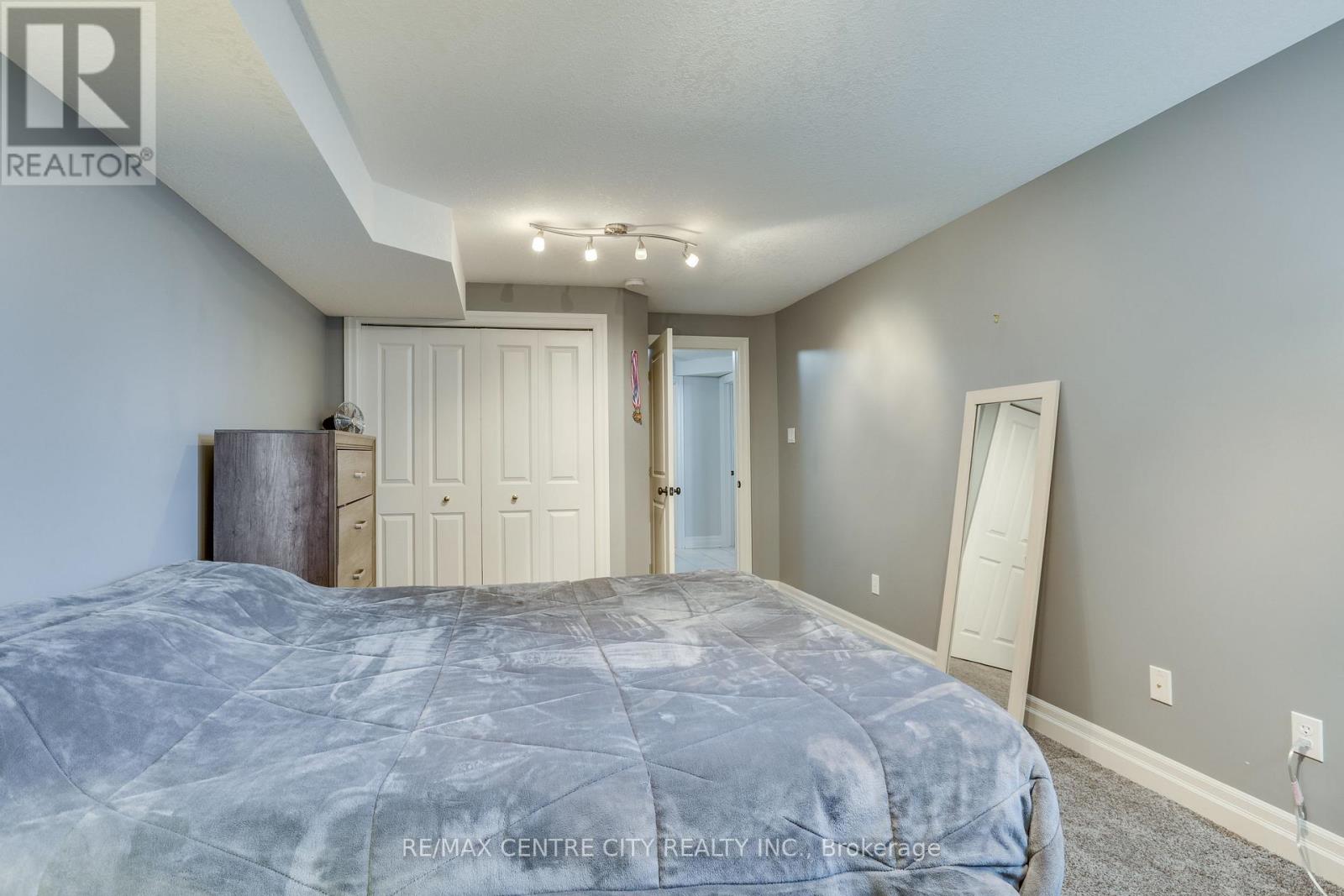 16 - 947 Adirondack Road, London South, Ontario  N6K 4Y7 - Photo 38 - X12665204