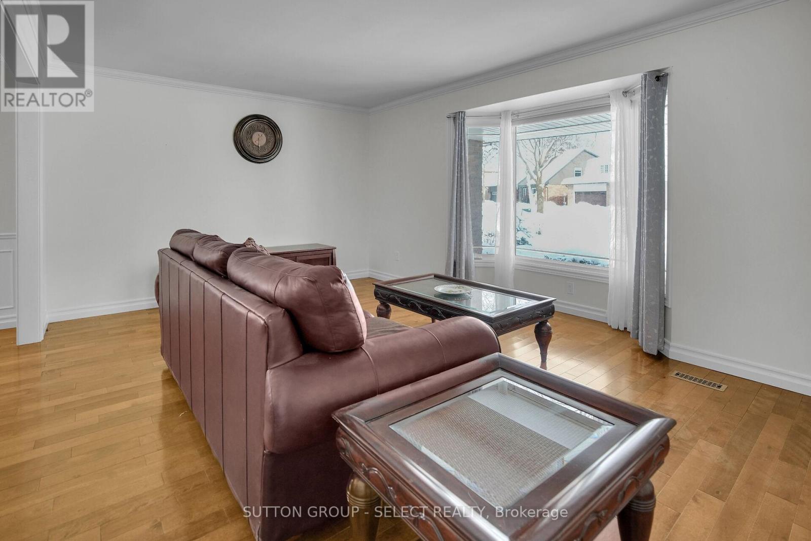 67 Farmington Crescent, London South, Ontario  N6K 3J2 - Photo 11 - X12665216