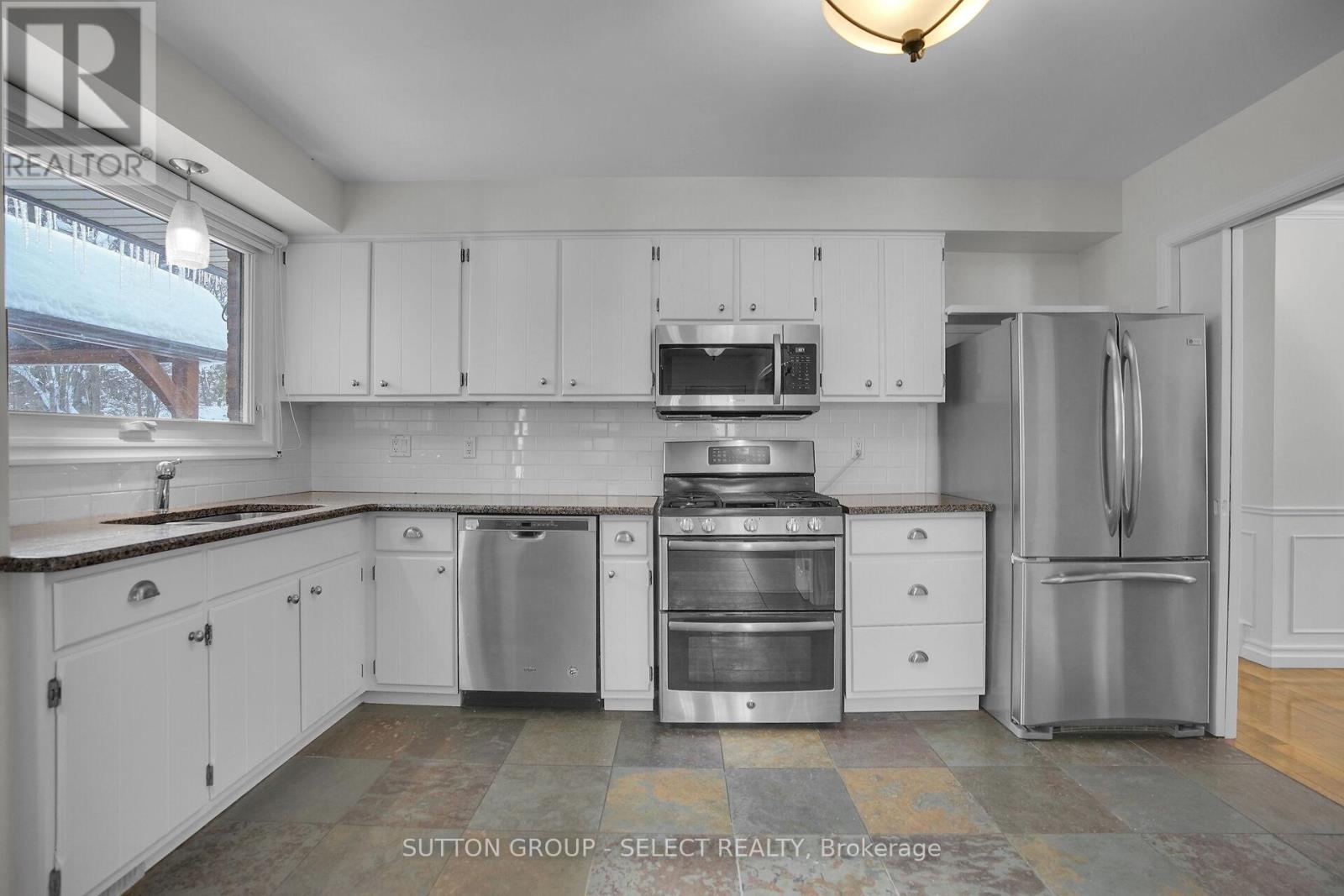 67 Farmington Crescent, London South, Ontario  N6K 3J2 - Photo 14 - X12665216