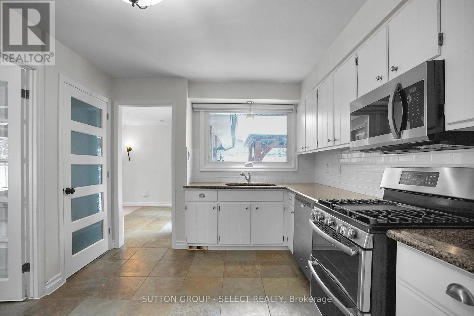 67 Farmington Crescent, London South, Ontario  N6K 3J2 - Photo 16 - X12665216