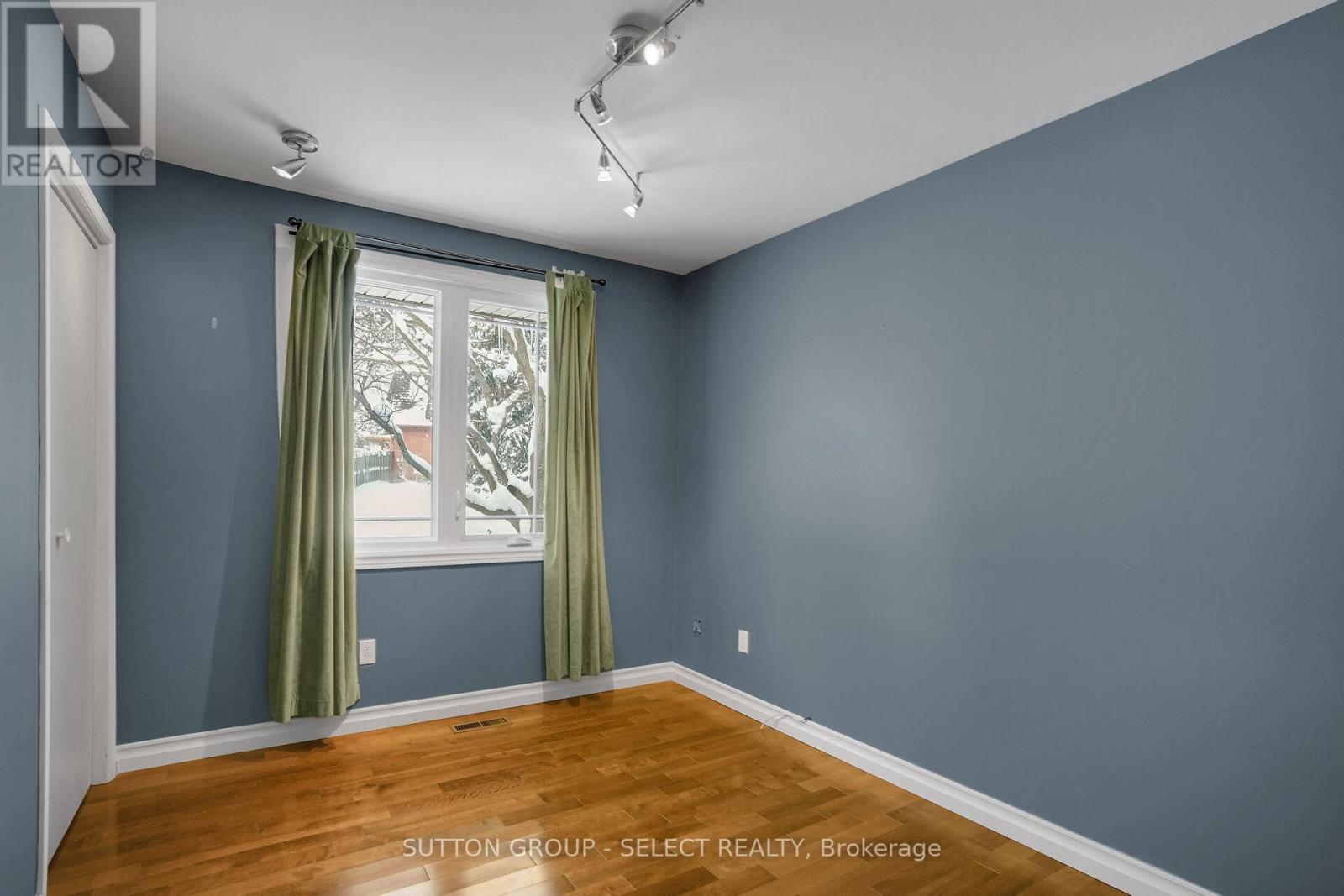 67 Farmington Crescent, London South, Ontario  N6K 3J2 - Photo 24 - X12665216