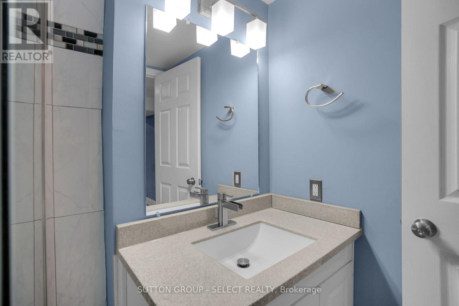 67 Farmington Crescent, London South, Ontario  N6K 3J2 - Photo 32 - X12665216