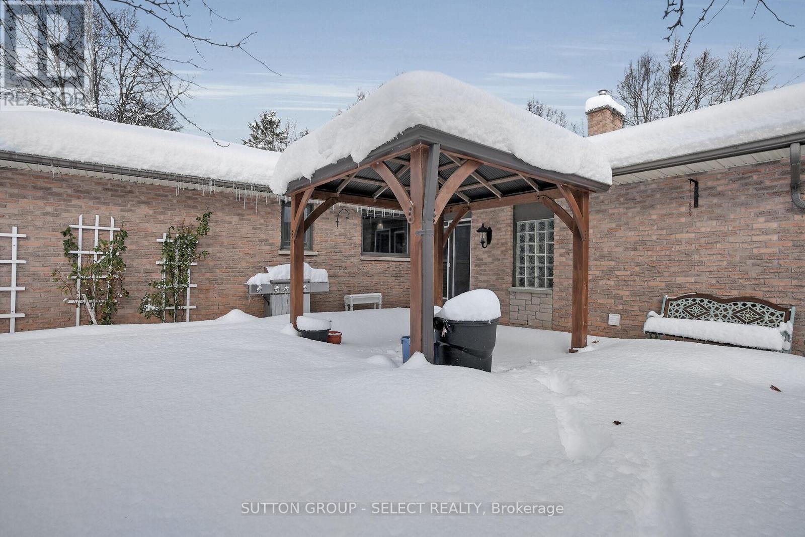 67 Farmington Crescent, London South, Ontario  N6K 3J2 - Photo 38 - X12665216