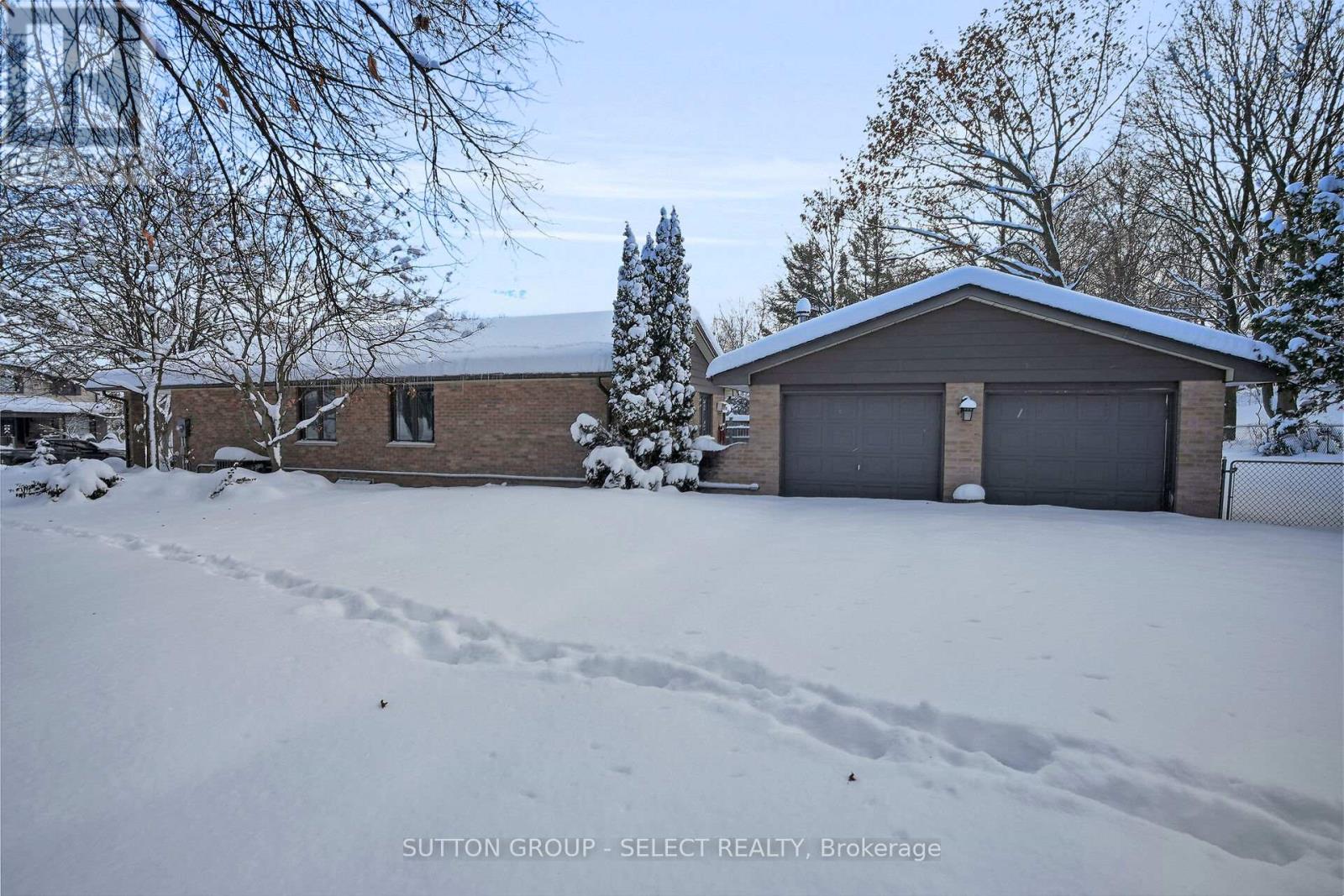 67 Farmington Crescent, London South, Ontario  N6K 3J2 - Photo 7 - X12665216