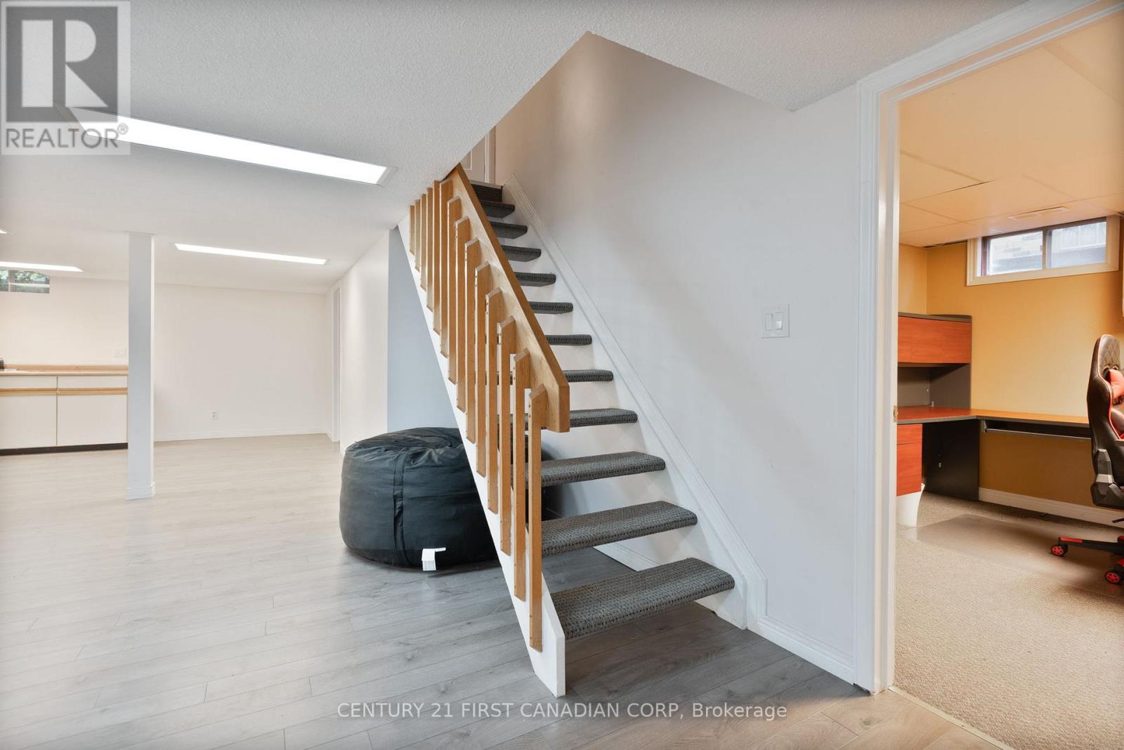 90 Meridene Crescent W, London North, Ontario  N5X 1G2 - Photo 34 - X12665292