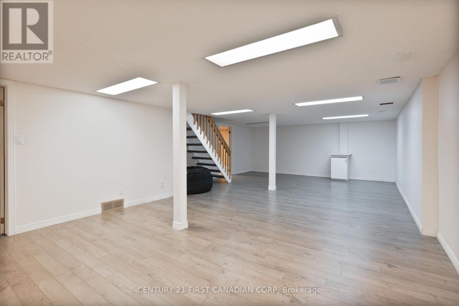 90 Meridene Crescent W, London North, Ontario  N5X 1G2 - Photo 37 - X12665292