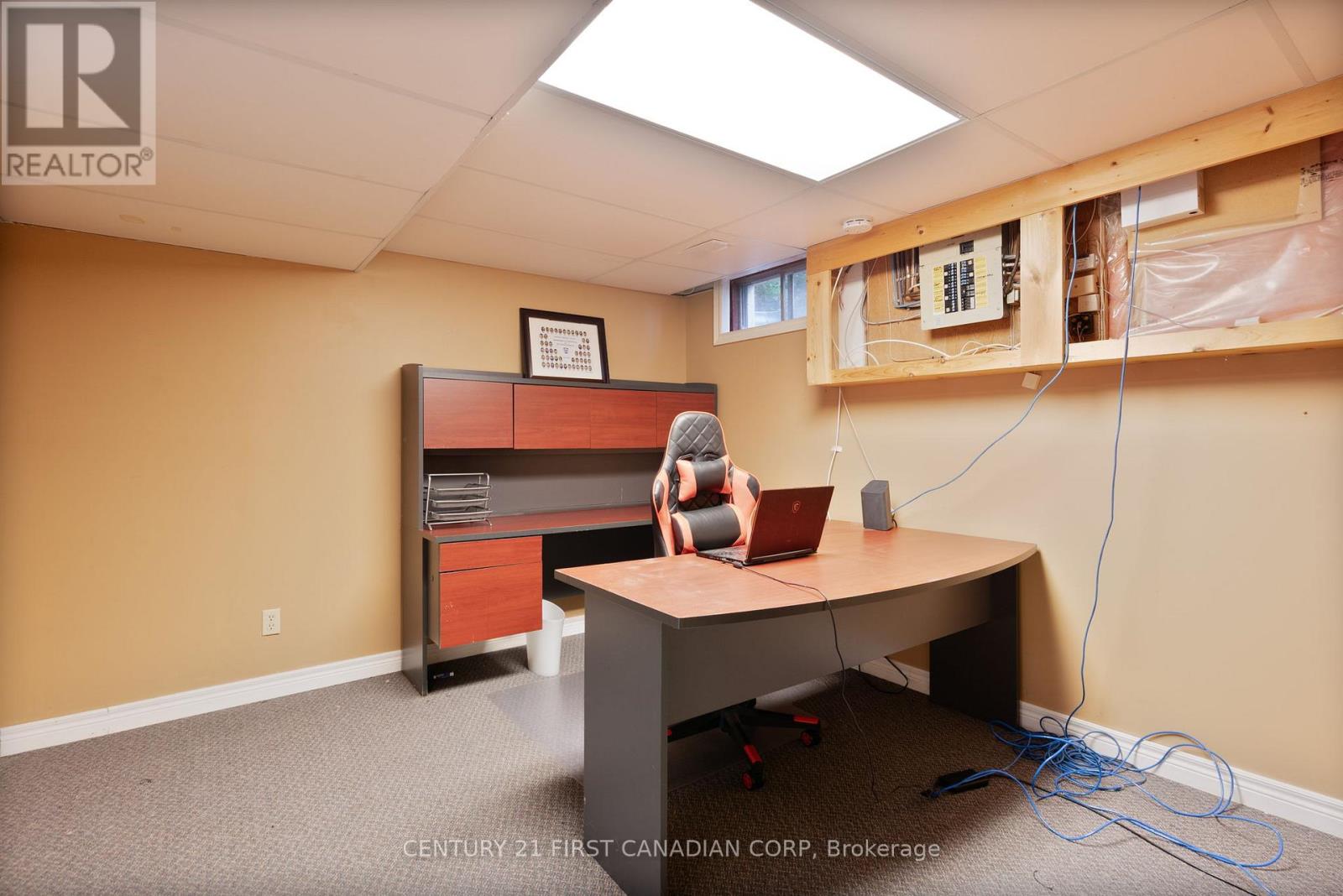 90 Meridene Crescent W, London North, Ontario  N5X 1G2 - Photo 38 - X12665292