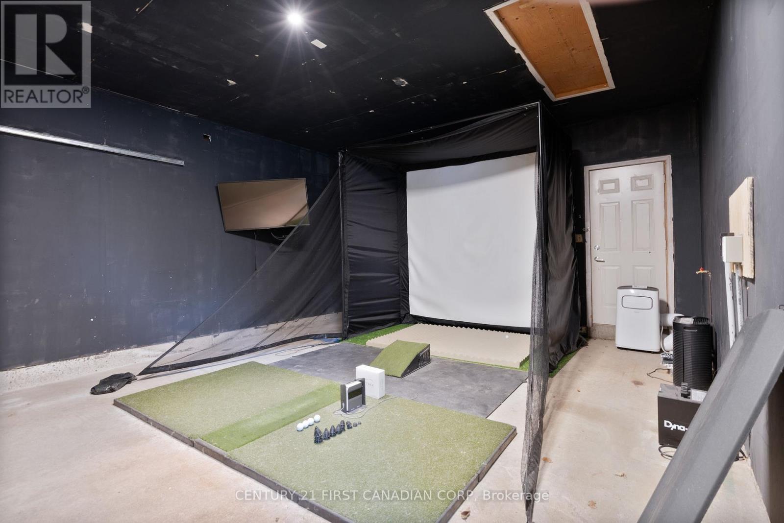 90 Meridene Crescent W, London North, Ontario  N5X 1G2 - Photo 40 - X12665292