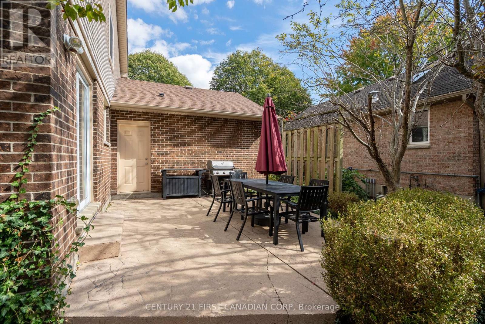 90 Meridene Crescent W, London North, Ontario  N5X 1G2 - Photo 41 - X12665292