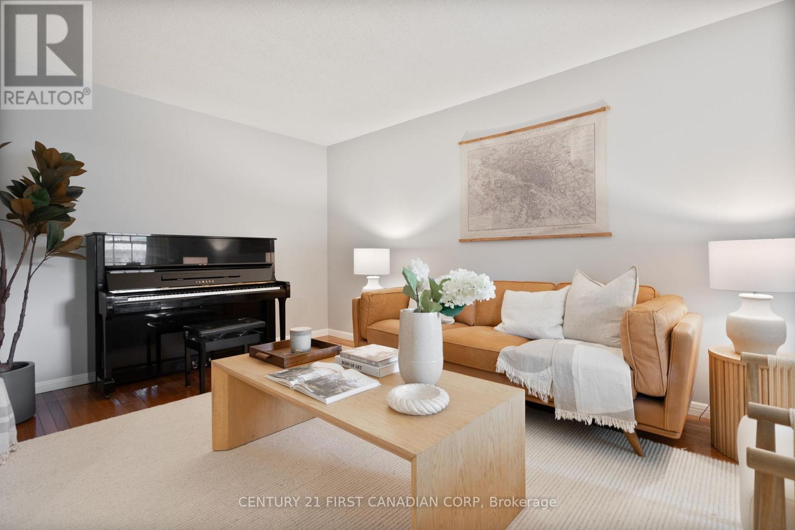 90 Meridene Crescent W, London North, Ontario  N5X 1G2 - Photo 6 - X12665292