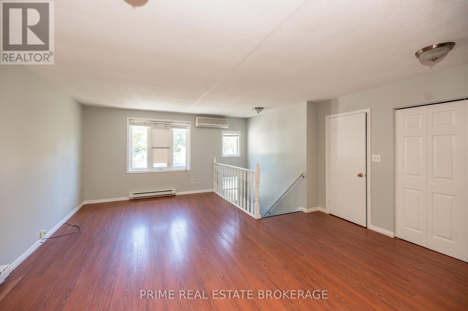 219 Emerson Avenue, London South (South H), Ontario  N5Z 3L5 - Photo 11 - X12665306