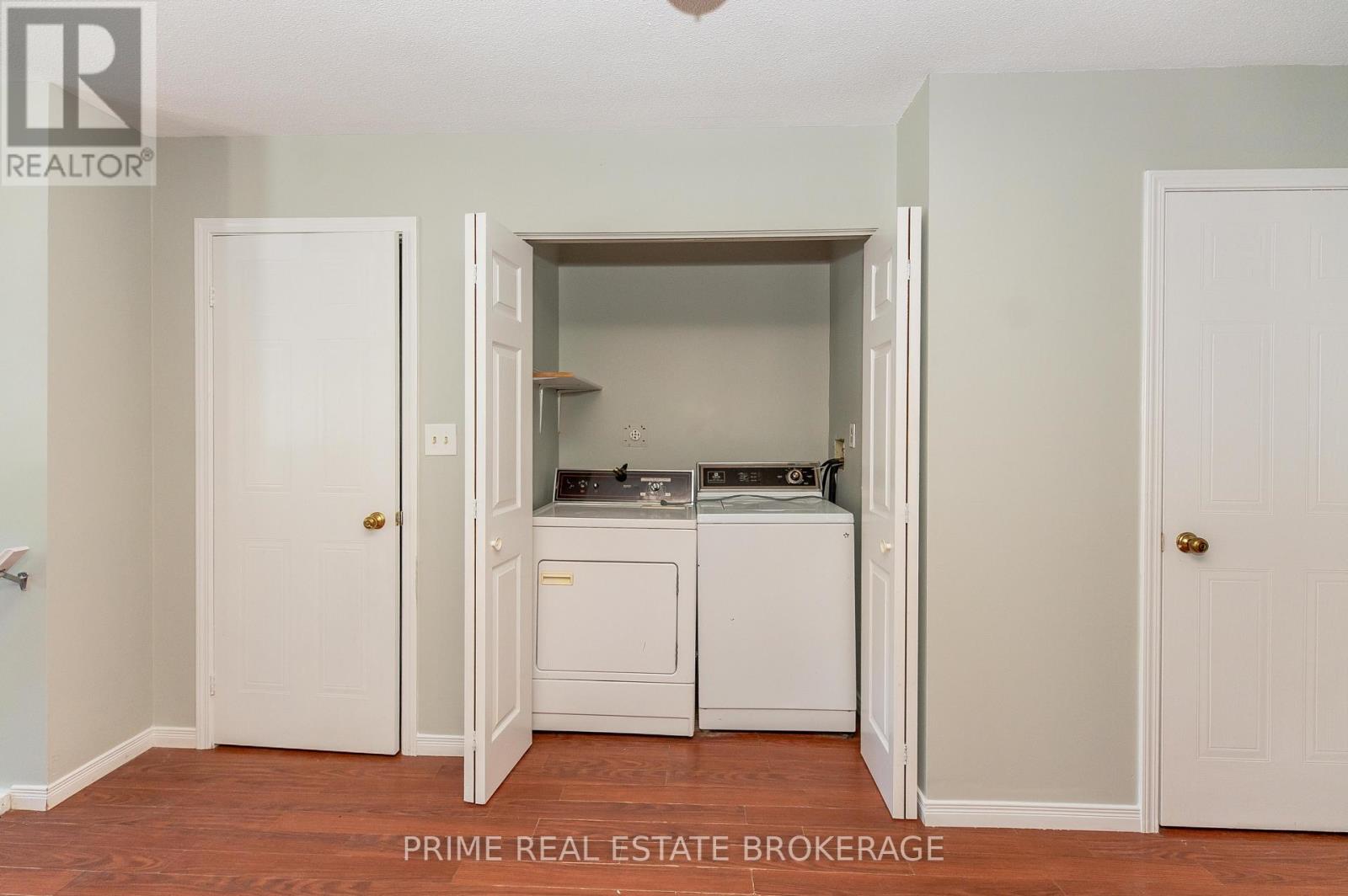 219 Emerson Avenue, London South (South H), Ontario  N5Z 3L5 - Photo 12 - X12665306