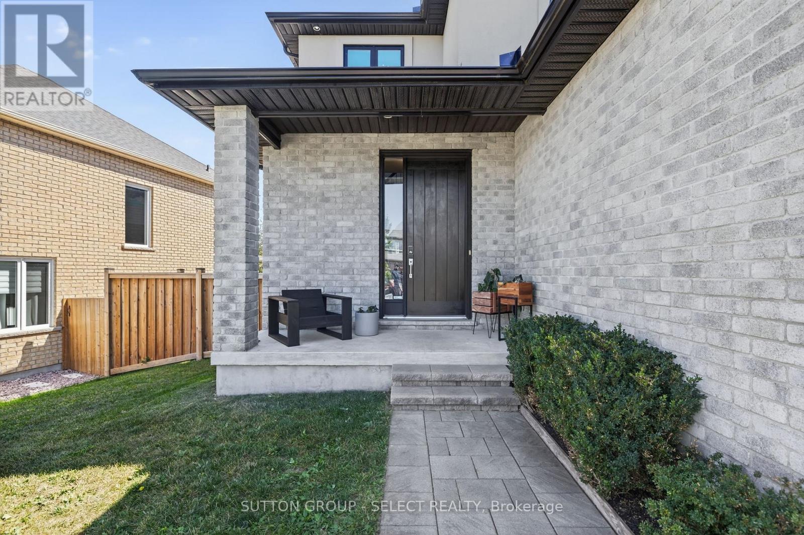 1879 Couldridge Way, London North (North S), Ontario  N6G 5B4 - Photo 2 - X12665310