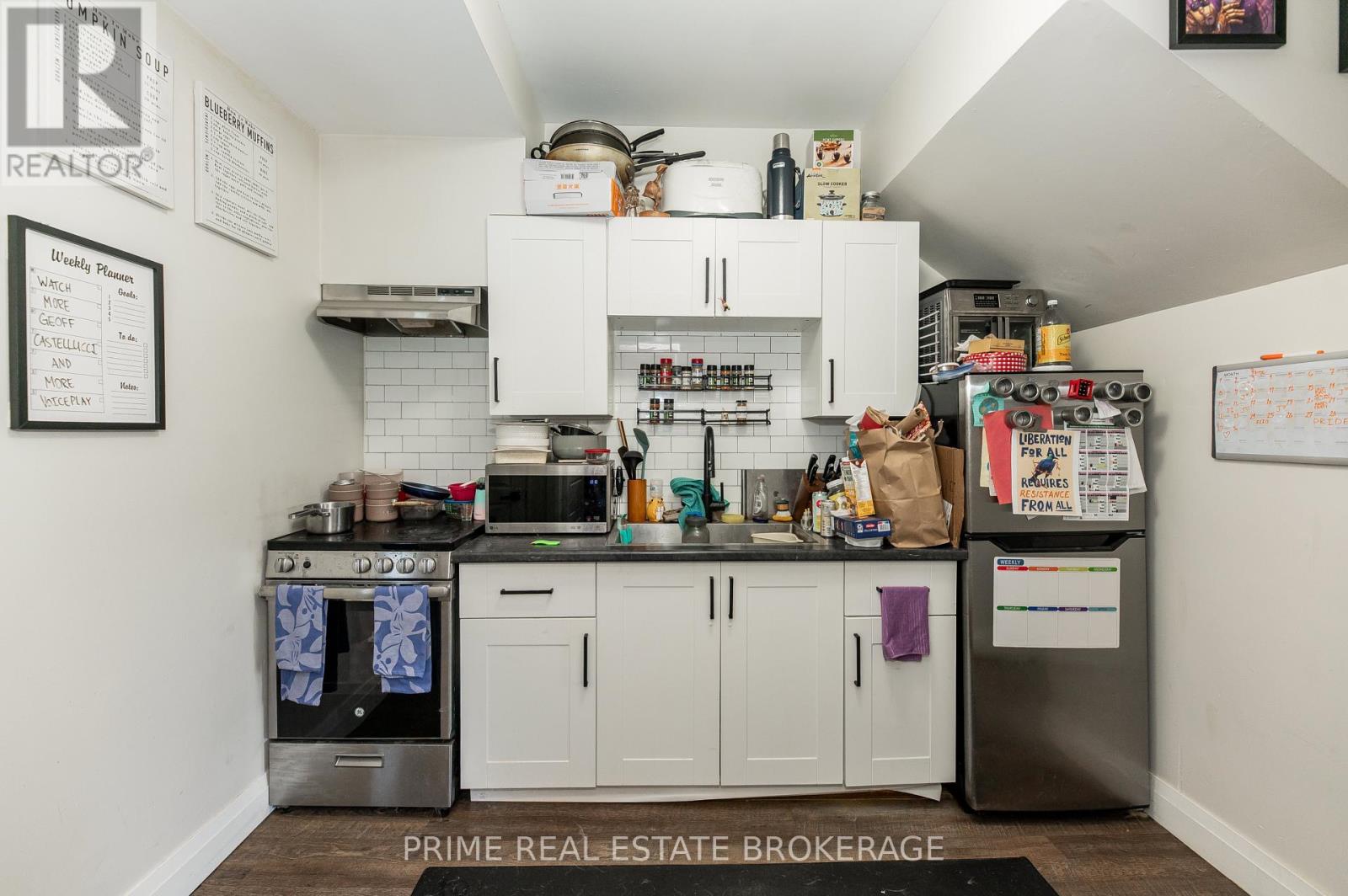 376 Burwell Street, London East (East G), Ontario  N6B 2W2 - Photo 12 - X12665316