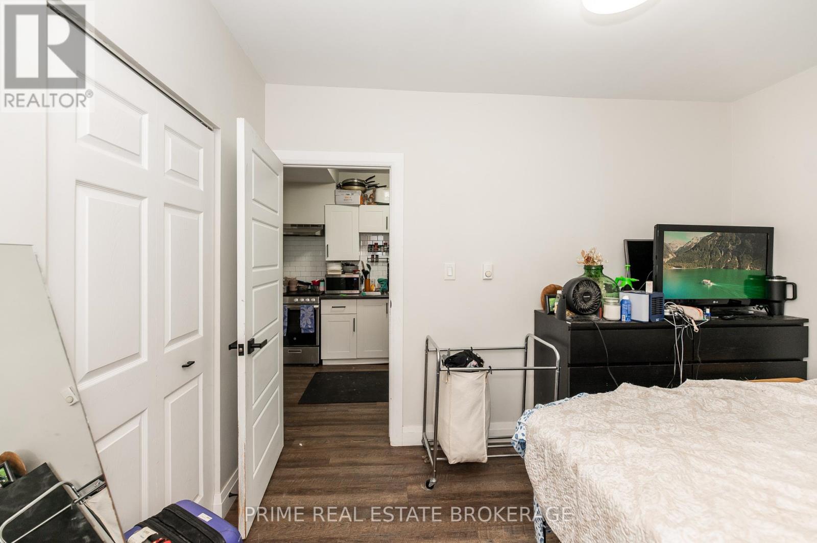 376 Burwell Street, London East (East G), Ontario  N6B 2W2 - Photo 14 - X12665316