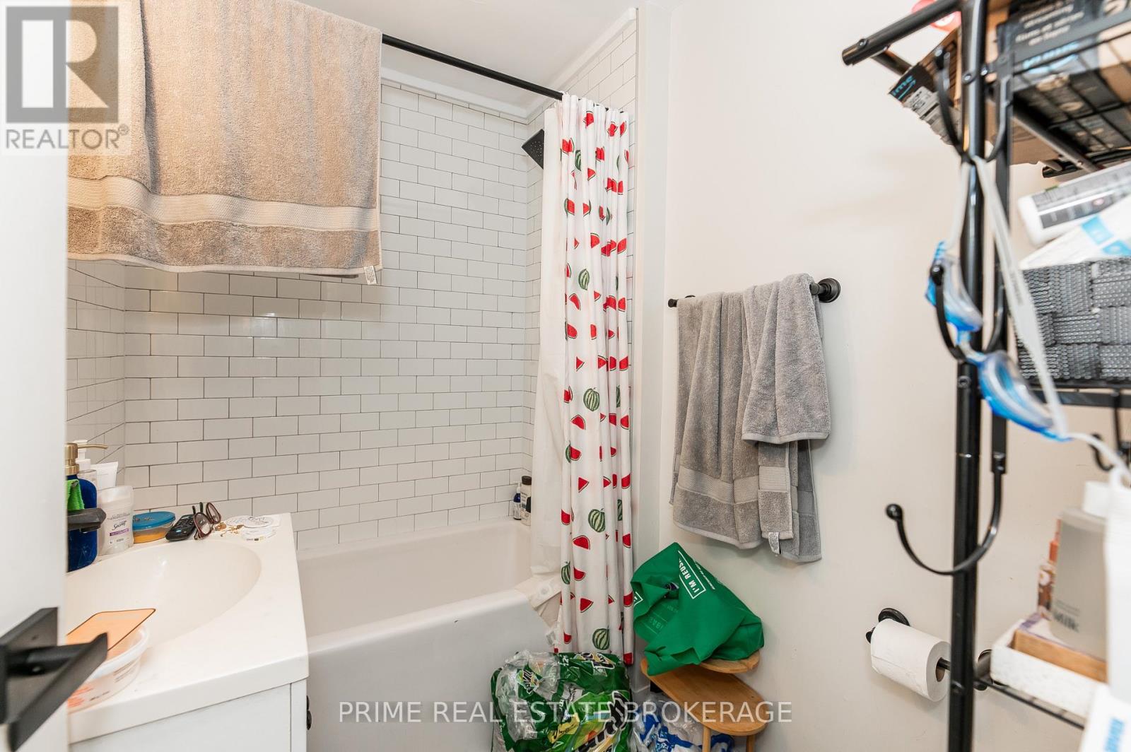 376 Burwell Street, London East (East G), Ontario  N6B 2W2 - Photo 15 - X12665316