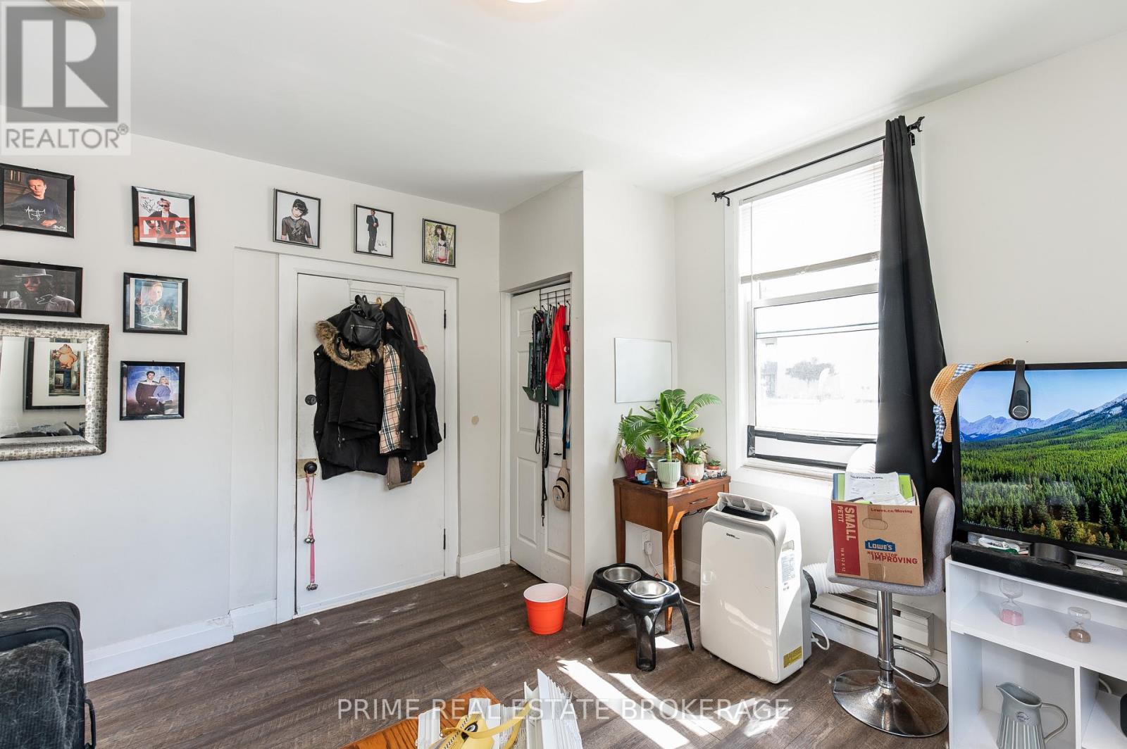 376 Burwell Street, London East (East G), Ontario  N6B 2W2 - Photo 7 - X12665316