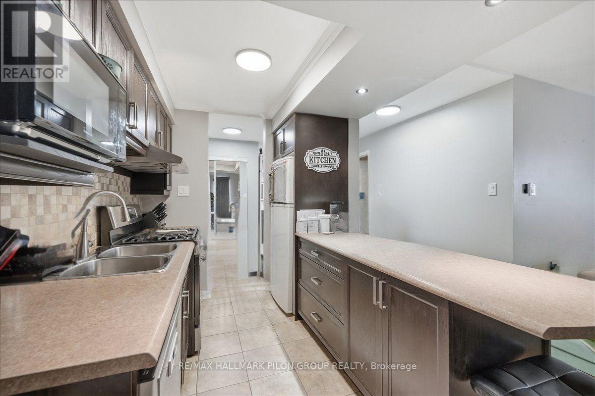 100 - 902 Notre Dame Street, Russell, Ontario K0A 1W0 - Photo 3 - X12665240