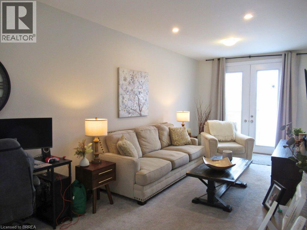 677 Park Road N Unit# 18, Brantford, Ontario  N3R 0C2 - Photo 10 - 40795897