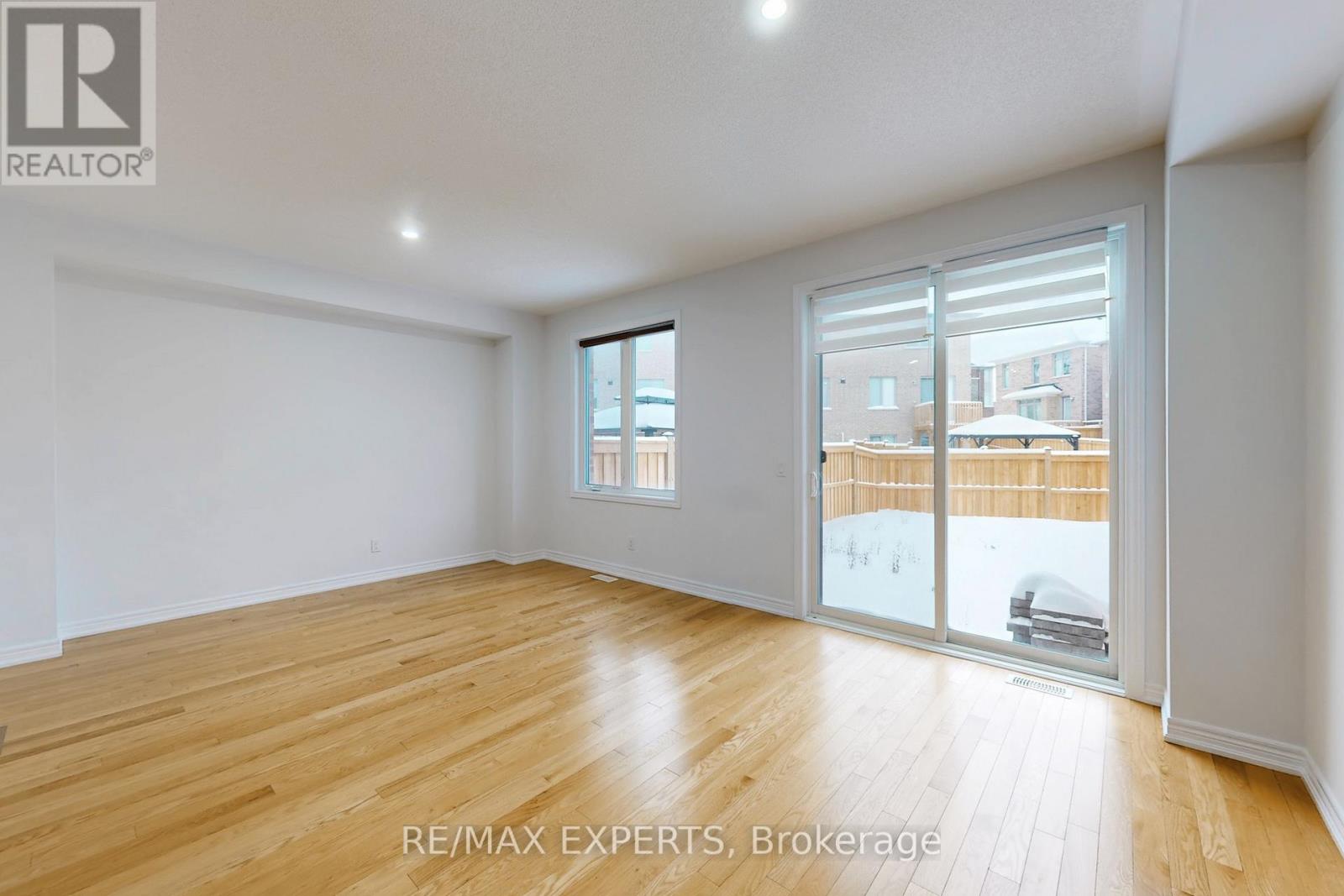 69 Seedling Crescent, Whitchurch-Stouffville, Ontario  L4A 4V5 - Photo 7 - N12661198