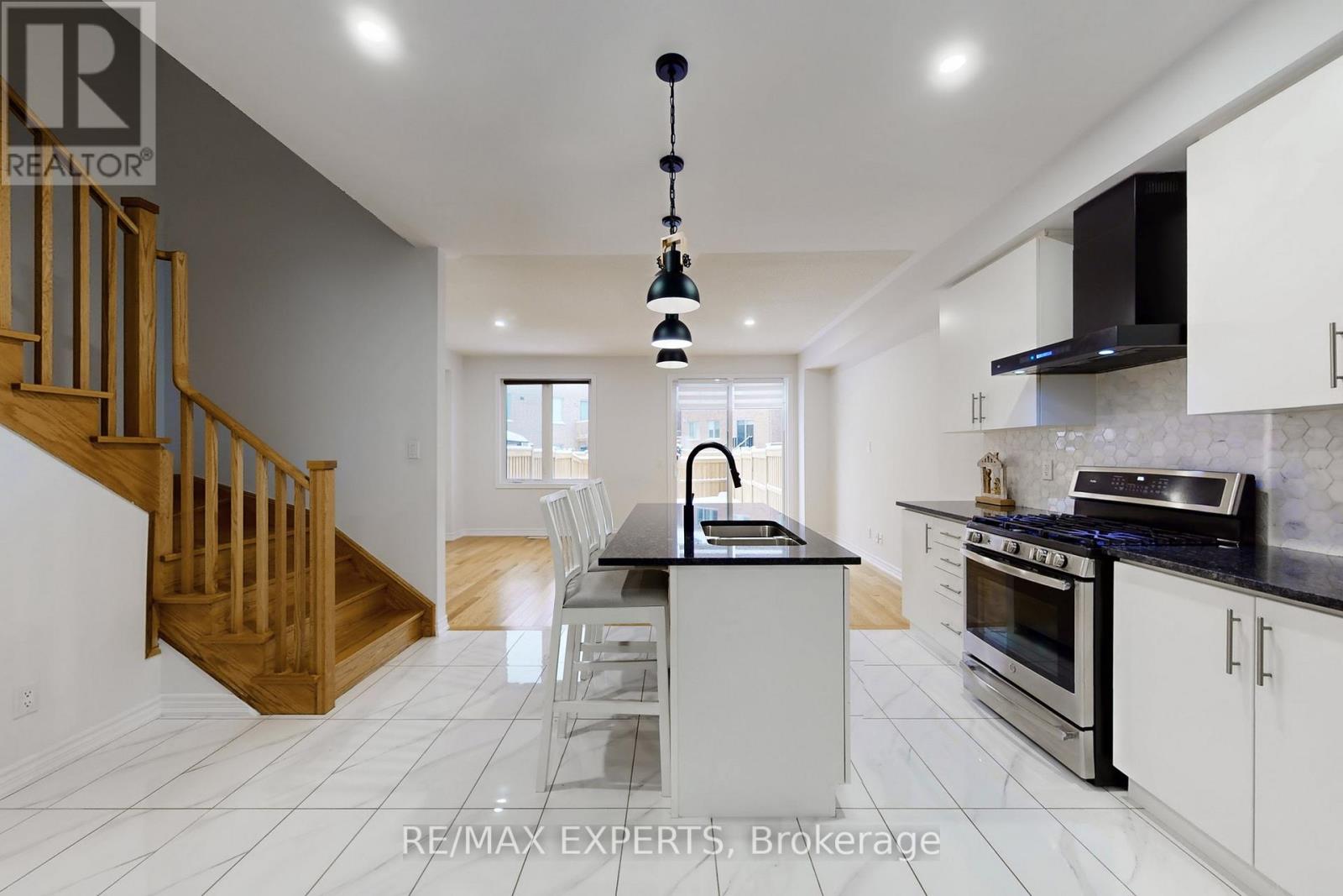 69 Seedling Crescent, Whitchurch-Stouffville, Ontario  L4A 4V5 - Photo 16 - N12661198