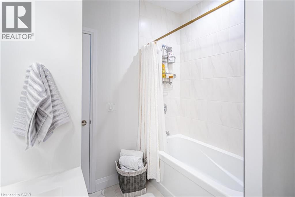 1 Redfern Avenue Unit# 109, Hamilton, Ontario  L9C 0E6 - Photo 9 - 40795460