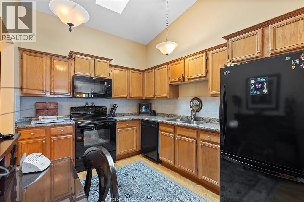 11 Malibu Drive, Leamington, Ontario N8H 5G4 - Photo 6 - 26000263