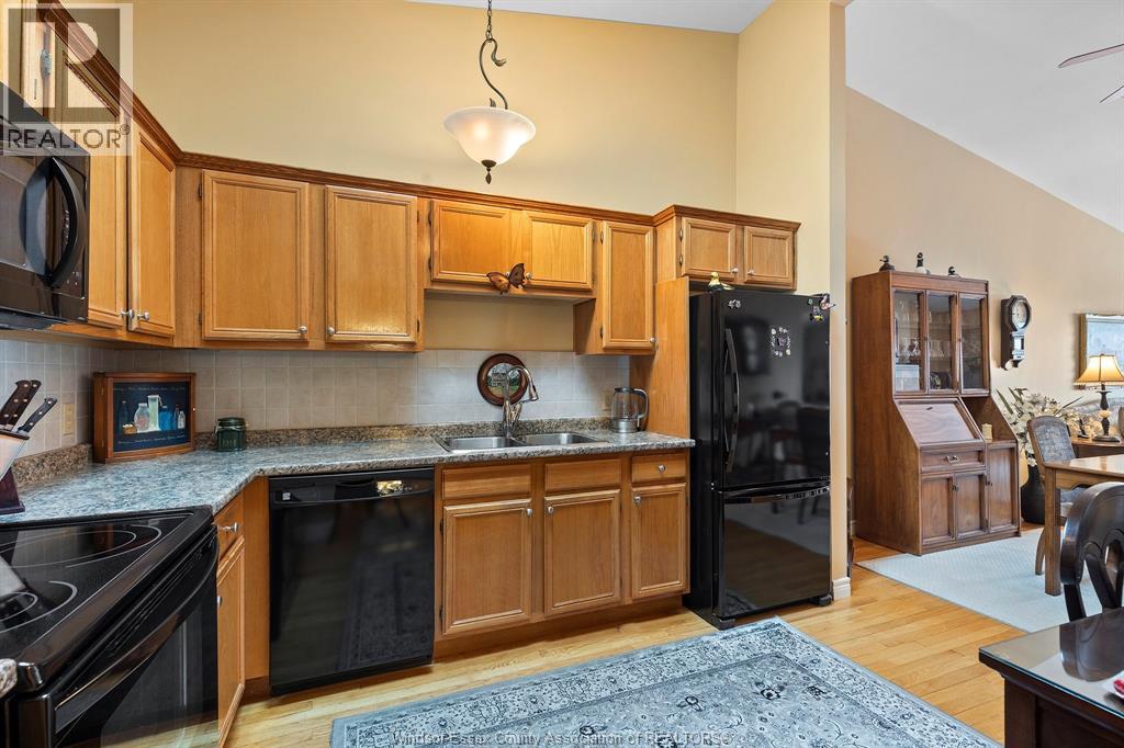 11 Malibu Drive, Leamington, Ontario N8H 5G4 - Photo 7 - 26000263