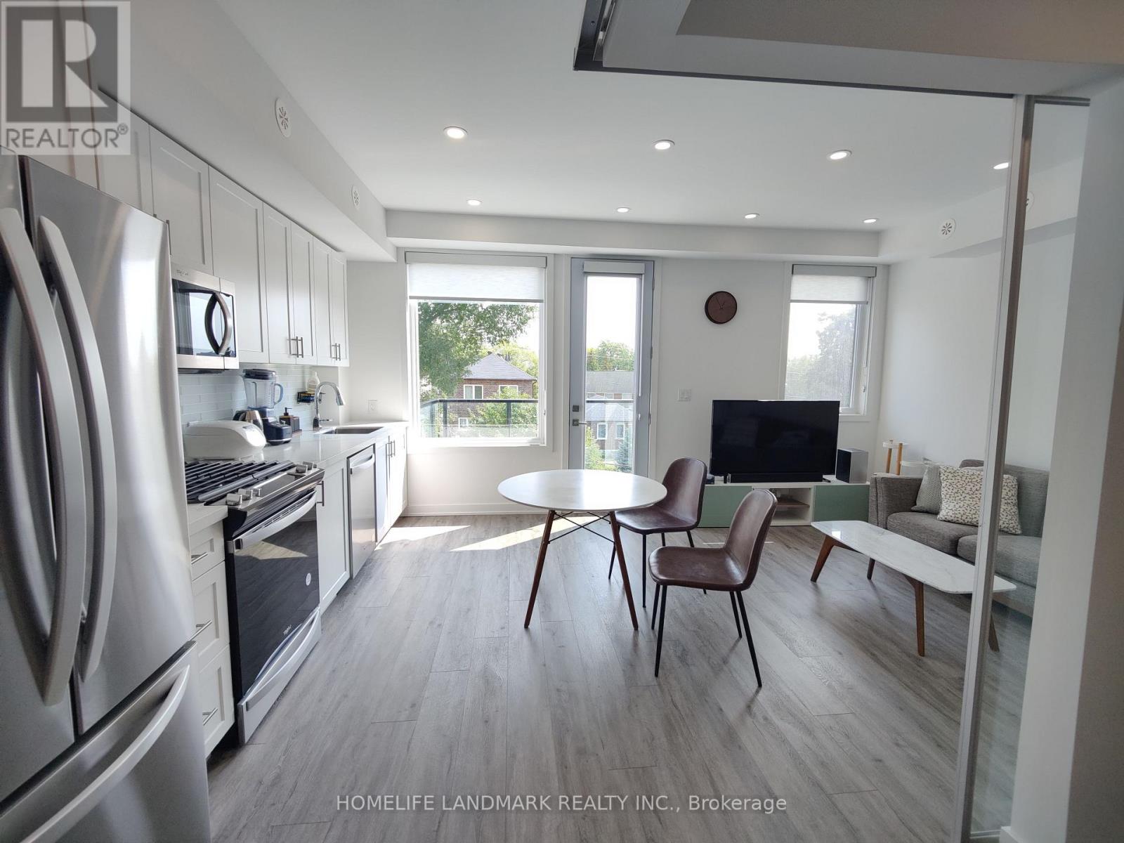 6 - 1479 O'connor Drive, Toronto, Ontario  M4B 0A7 - Photo 2 - E12481875