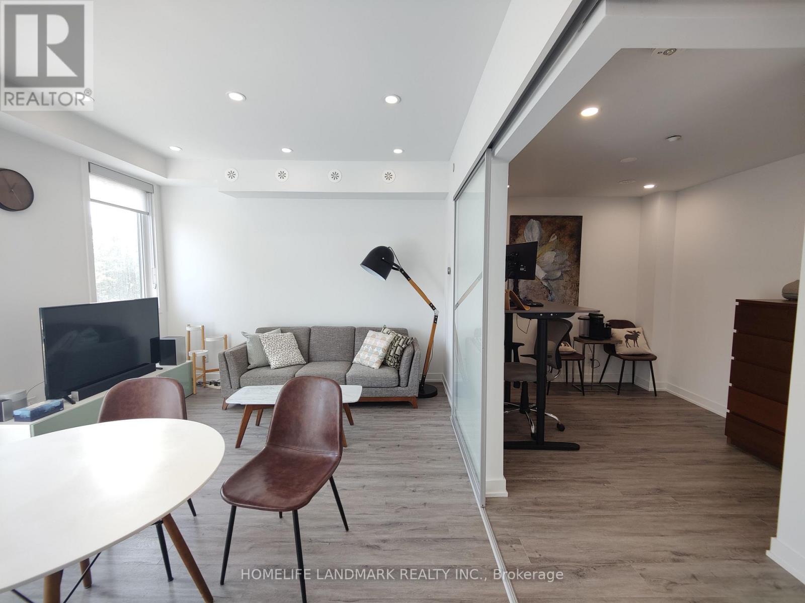 6 - 1479 O'connor Drive, Toronto, Ontario  M4B 0A7 - Photo 4 - E12481875