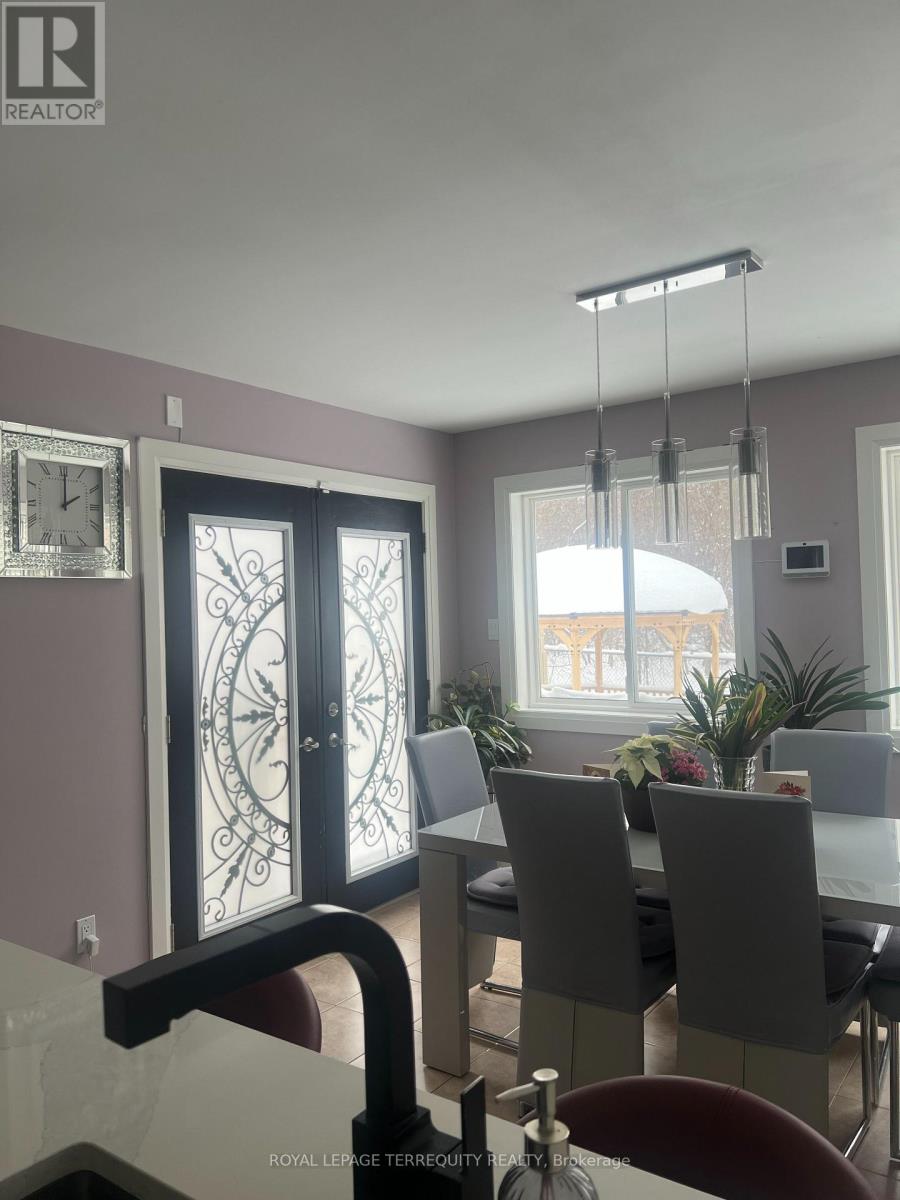 25 Jagges Drive, Barrie, Ontario  L4N 0W9 - Photo 10 - S12663574