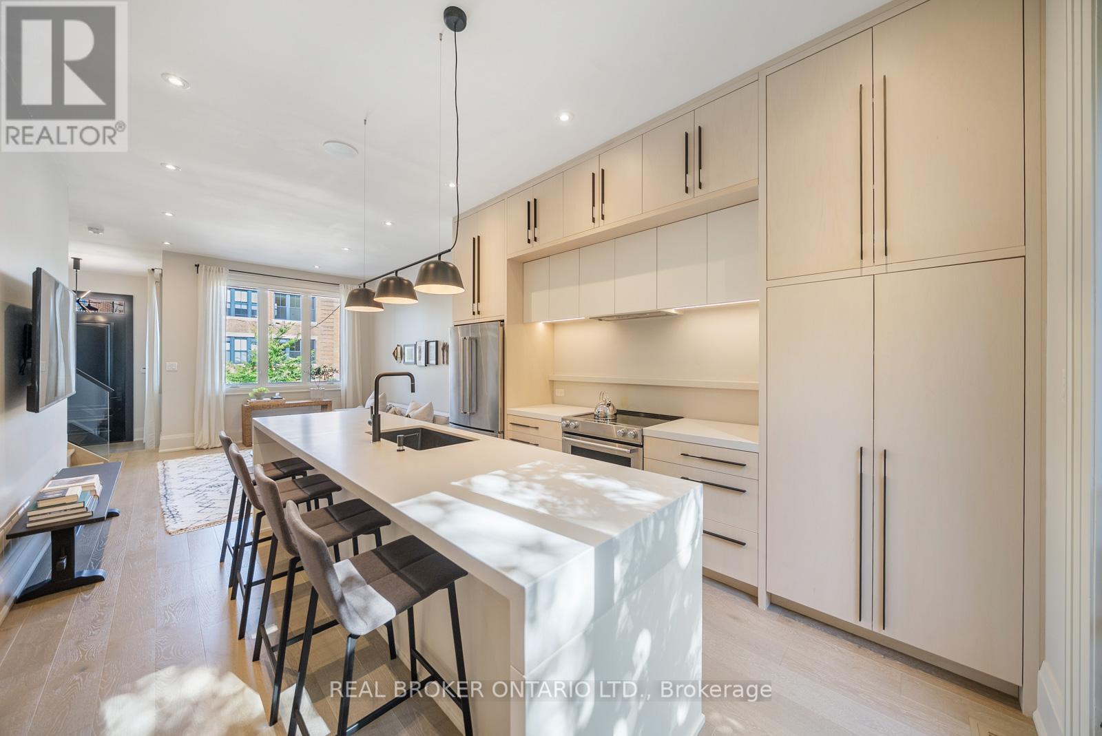 172-174 Victoria Street, Newmarket, Ontario  L3Y 4E1 - Photo 10 - N12665276