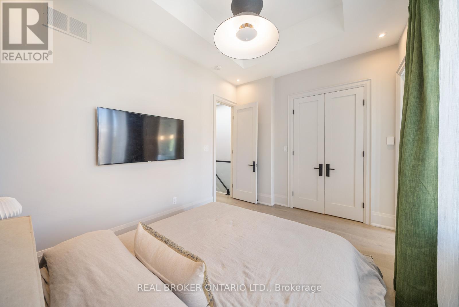 172-174 Victoria Street, Newmarket, Ontario  L3Y 4E1 - Photo 13 - N12665276