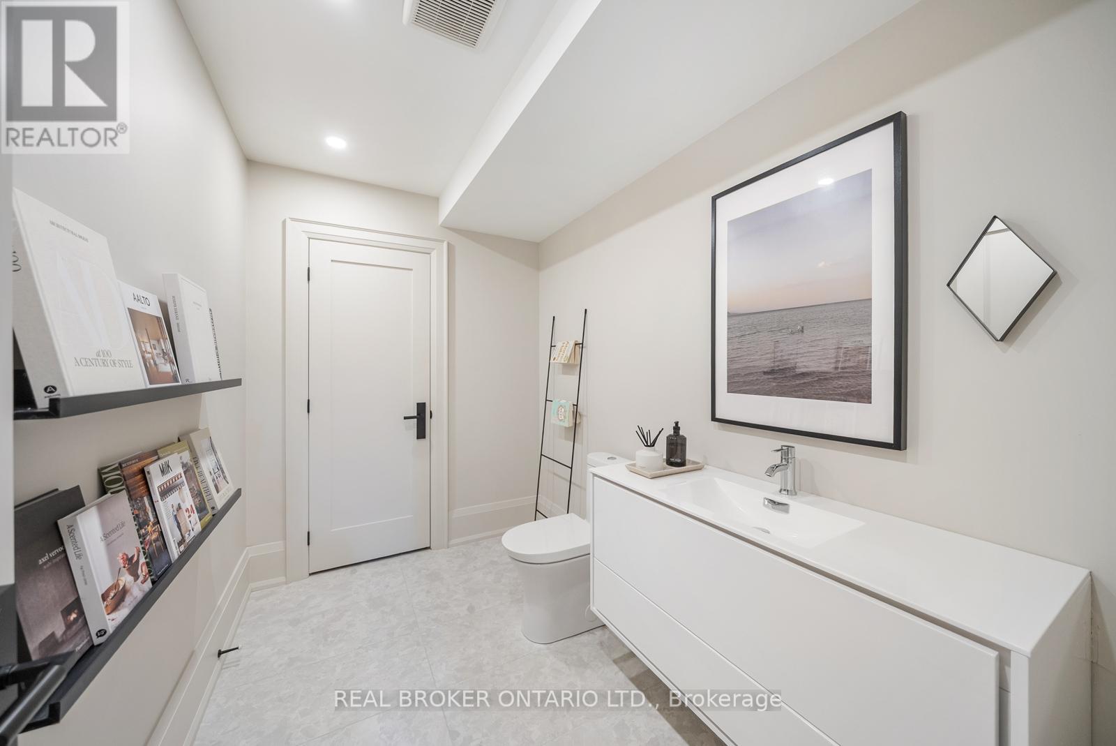 172-174 Victoria Street, Newmarket, Ontario  L3Y 4E1 - Photo 24 - N12665276