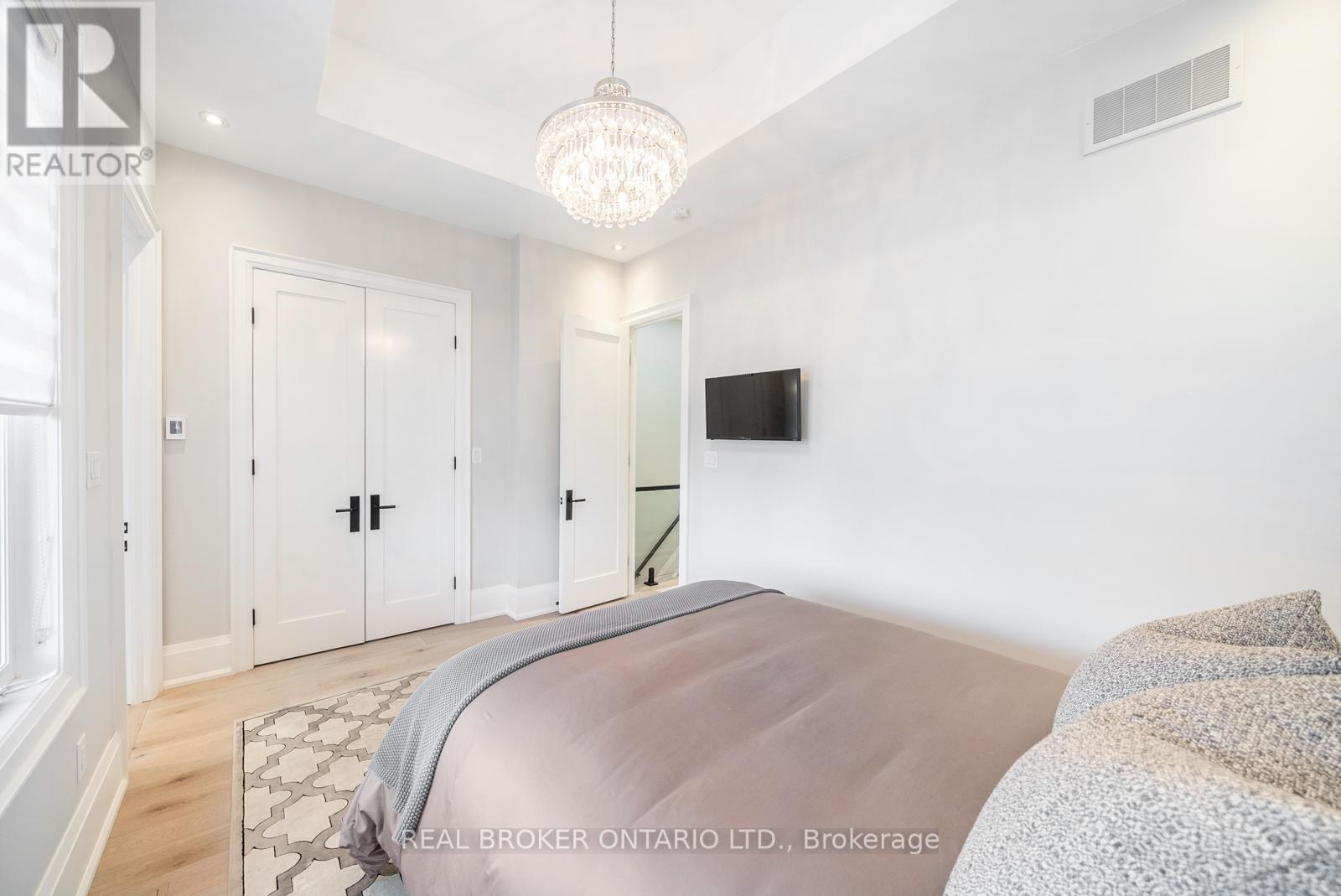 172-174 Victoria Street, Newmarket, Ontario  L3Y 4E1 - Photo 36 - N12665276