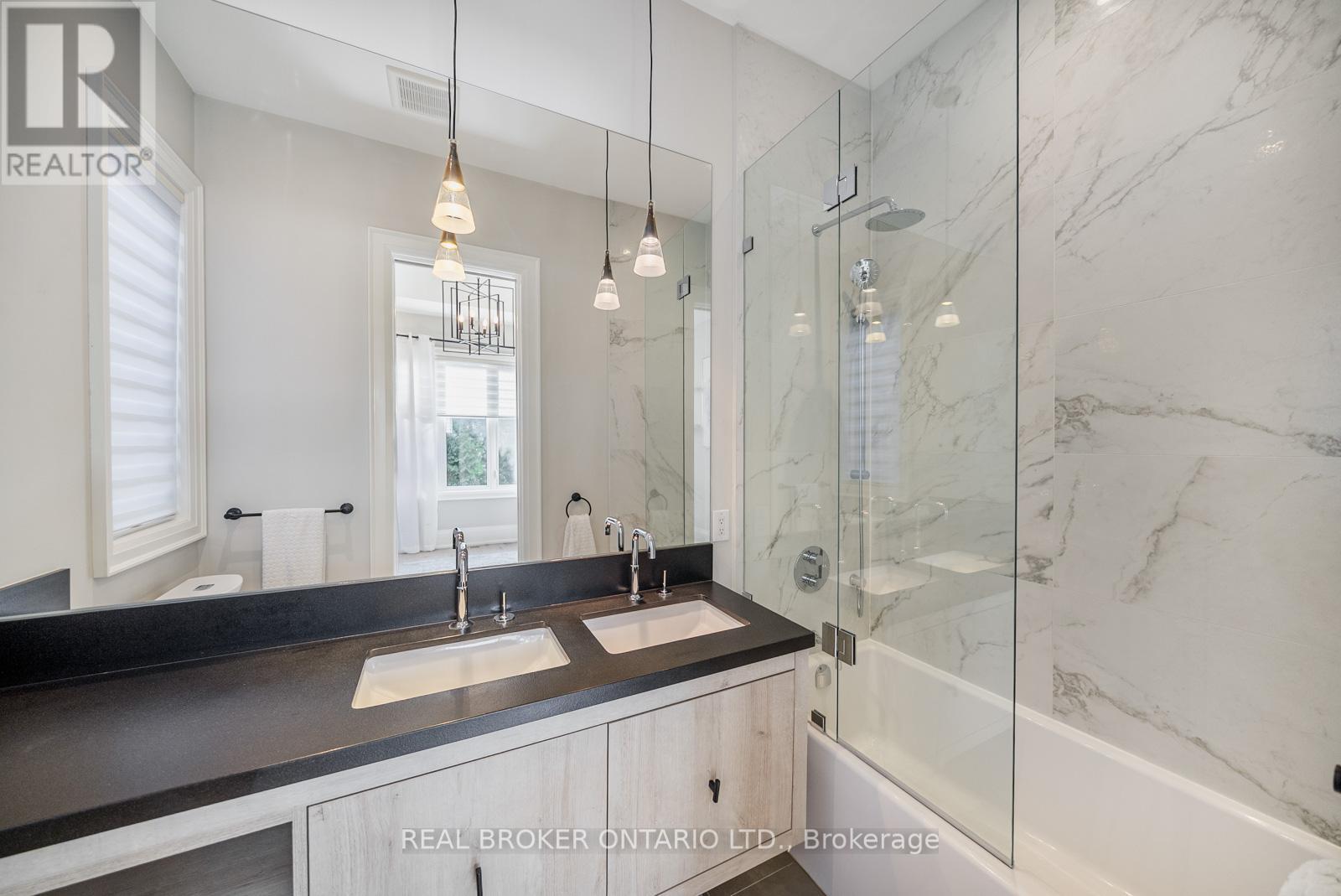 172-174 Victoria Street, Newmarket, Ontario  L3Y 4E1 - Photo 42 - N12665276