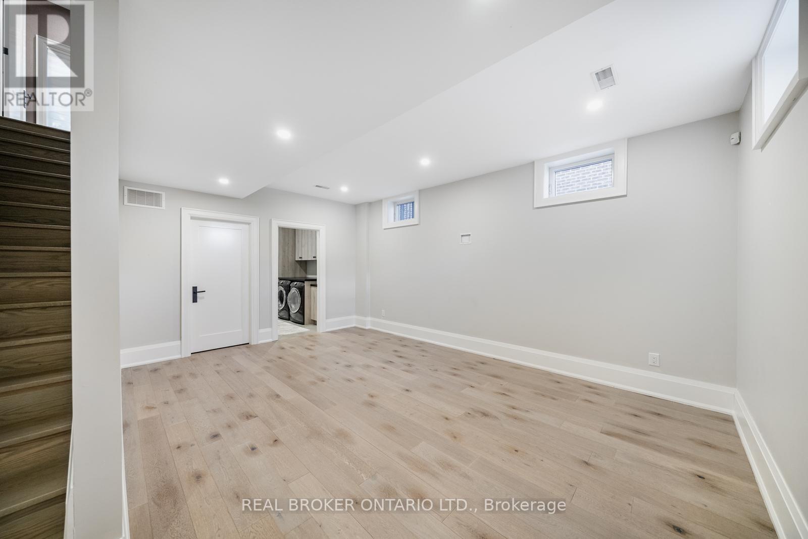 172-174 Victoria Street, Newmarket, Ontario  L3Y 4E1 - Photo 43 - N12665276