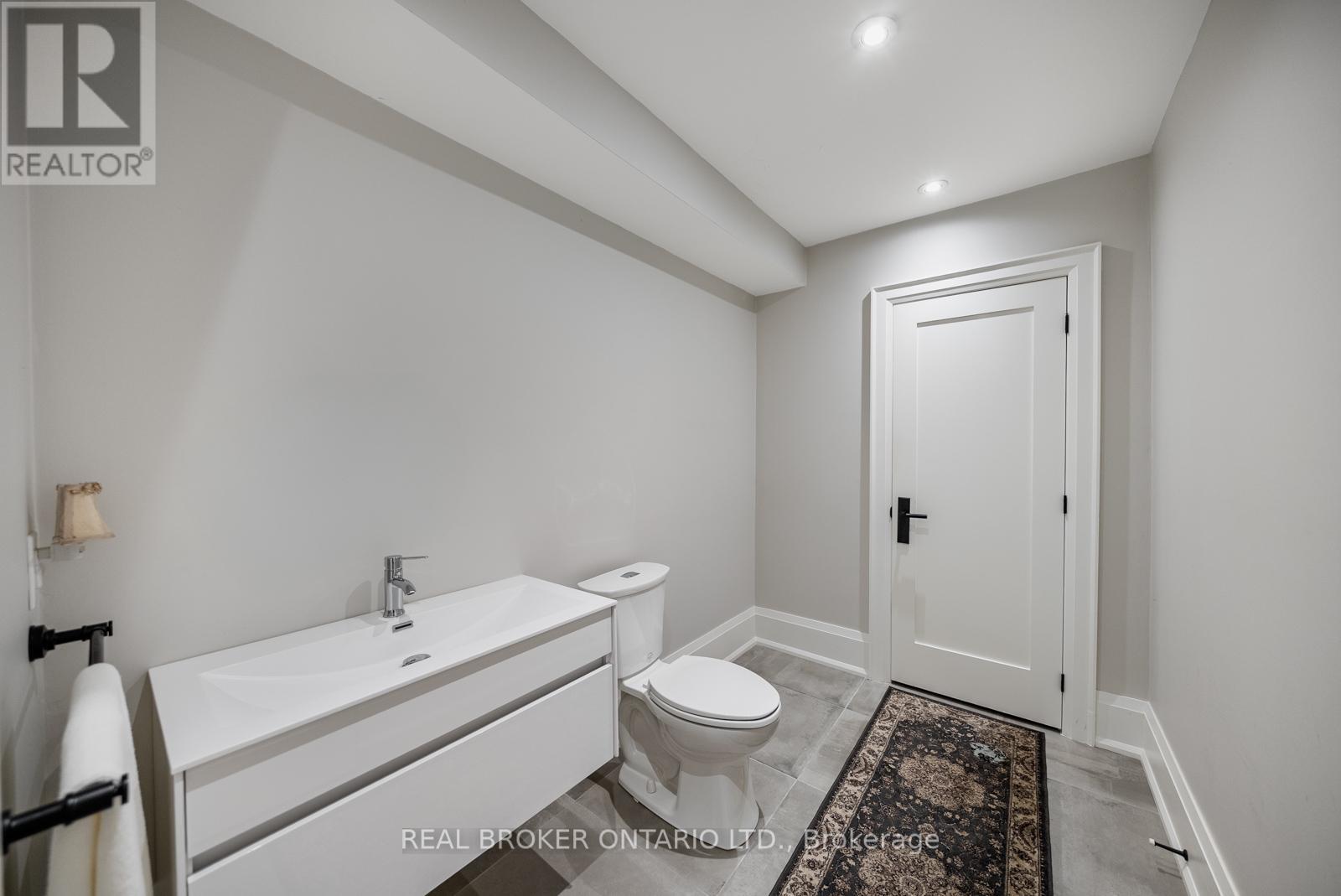 172-174 Victoria Street, Newmarket, Ontario  L3Y 4E1 - Photo 46 - N12665276