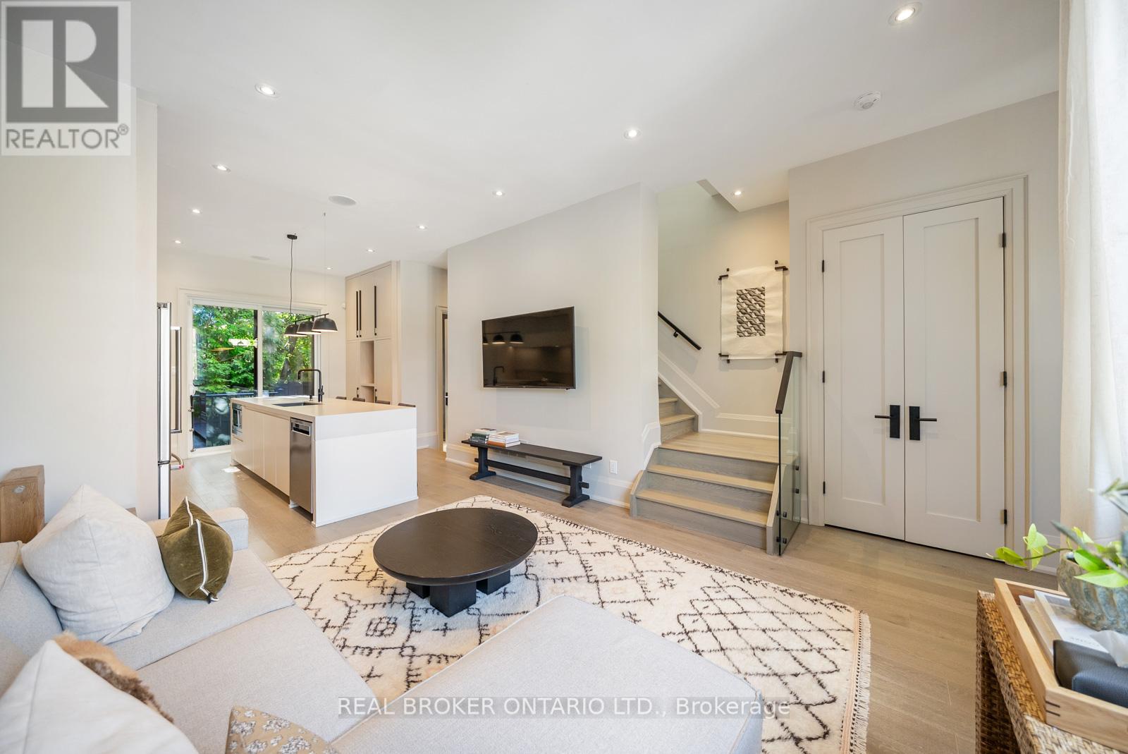 172-174 Victoria Street, Newmarket, Ontario  L3Y 4E1 - Photo 6 - N12665276