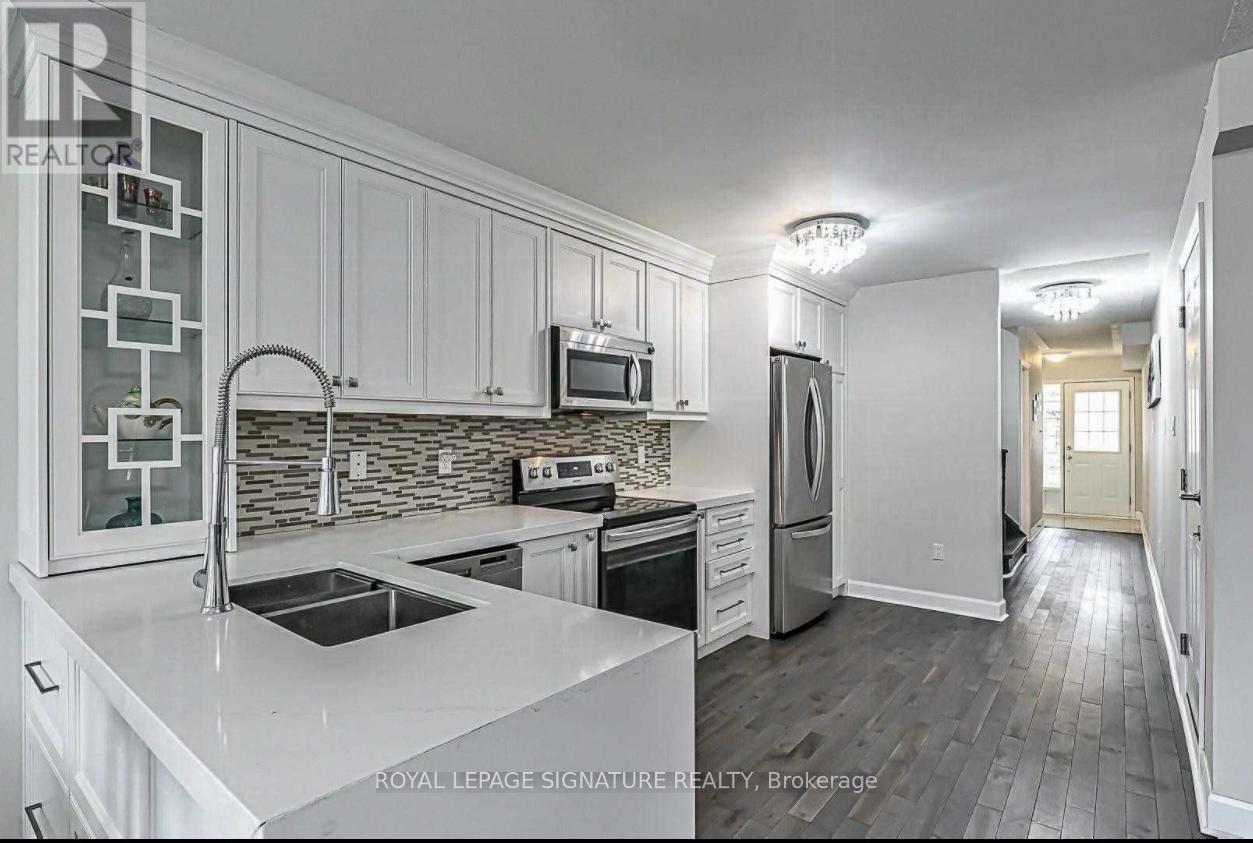 66 Coleridge Drive, Newmarket, Ontario  L3X 2T6 - Photo 11 - N12665332